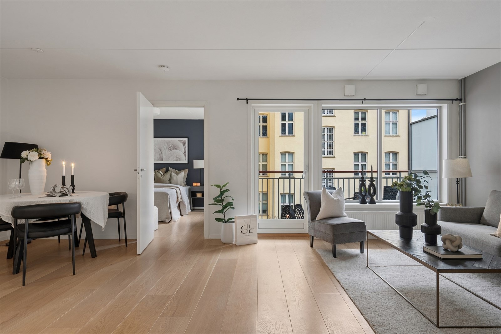 Fra stuen er det utgang til en balkong på 5,5 m², vendt mot en rolig bakgård. Galleribilde