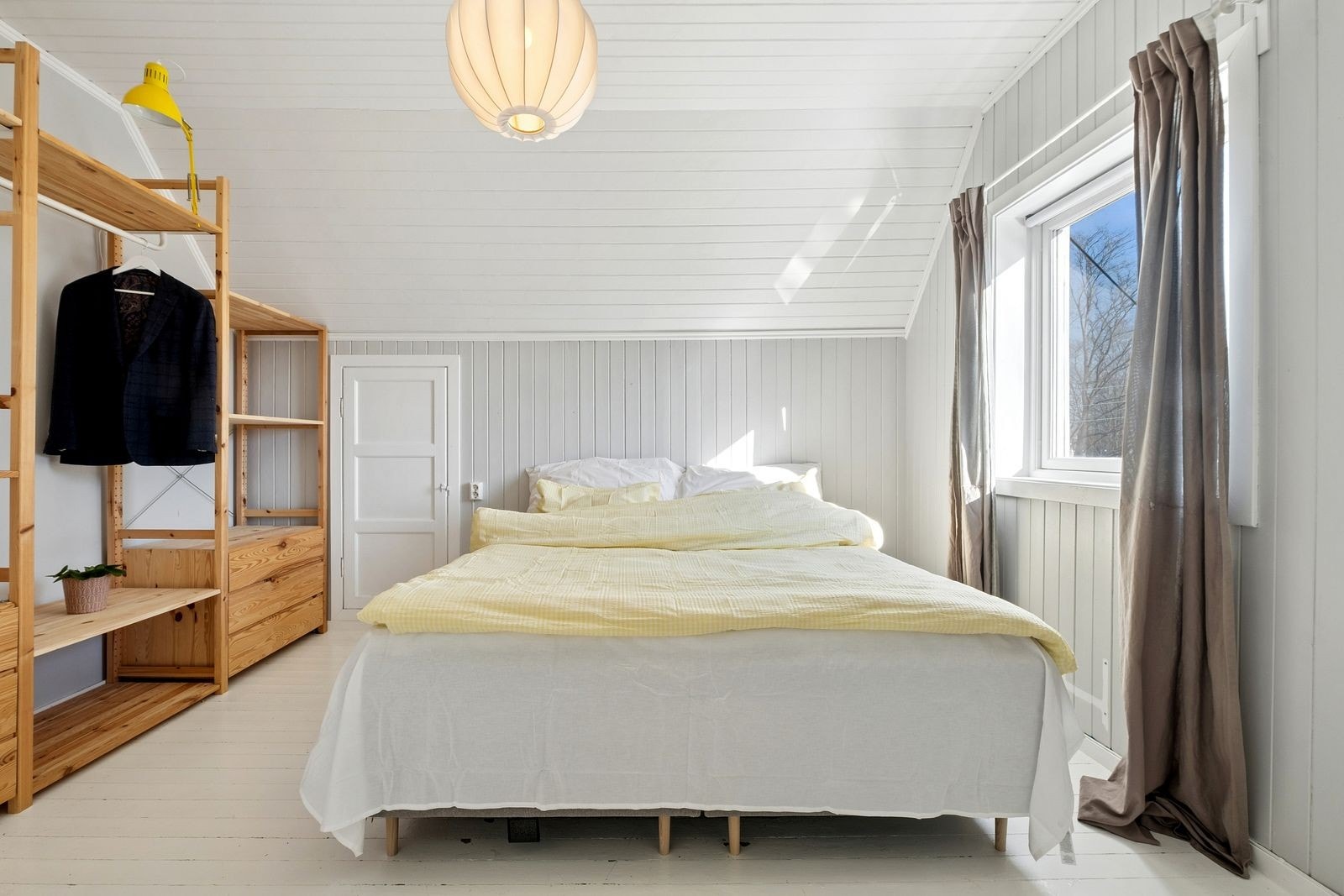 Boligen har to soverom i boligens 2.etasje. Galleribilde