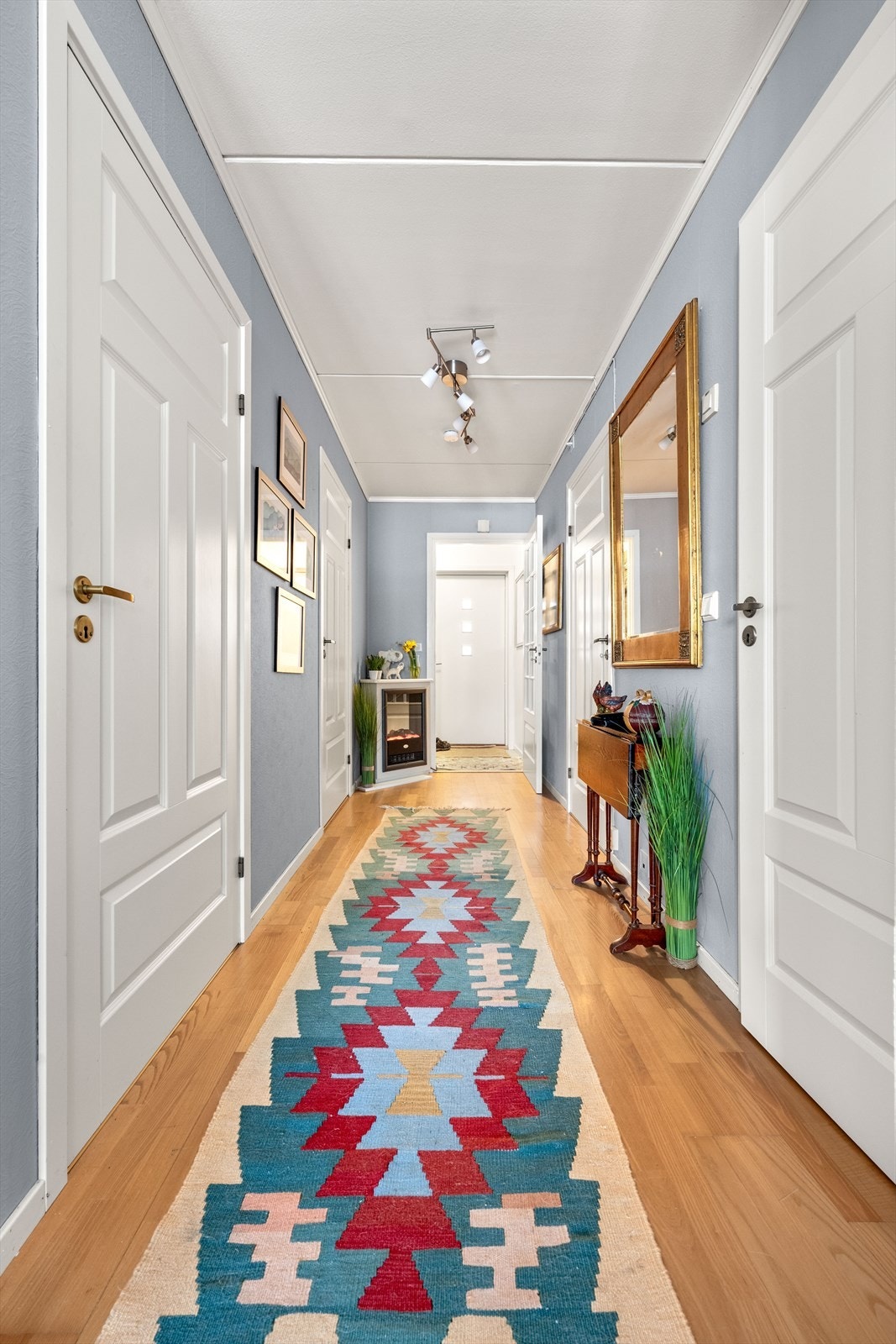 Flott 3-roms leilighet med attraktiv beliggenhet øverst på Tranby ved Ringveien. Galleribilde