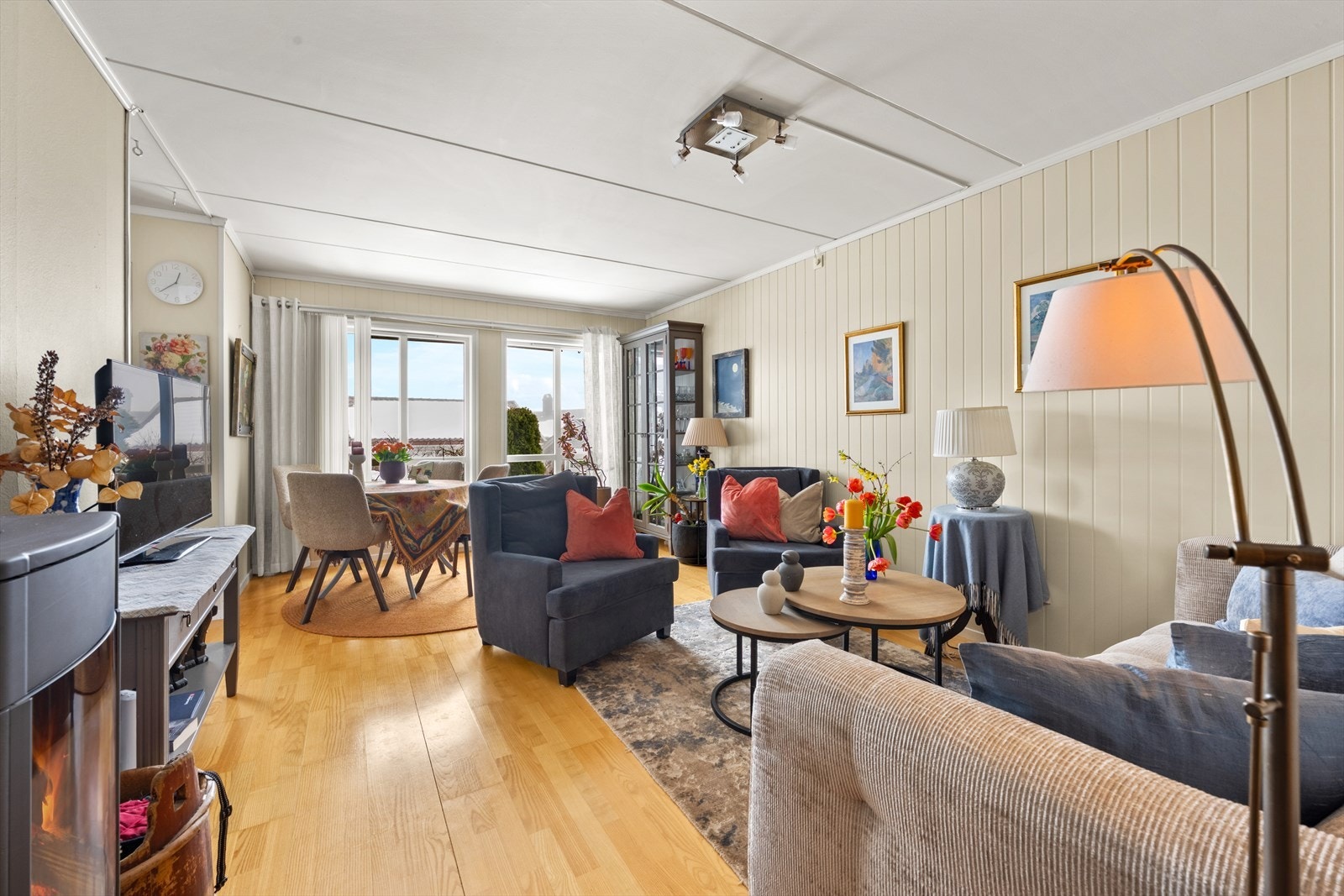 Ny rentbrennende vedovn montert. Galleribilde