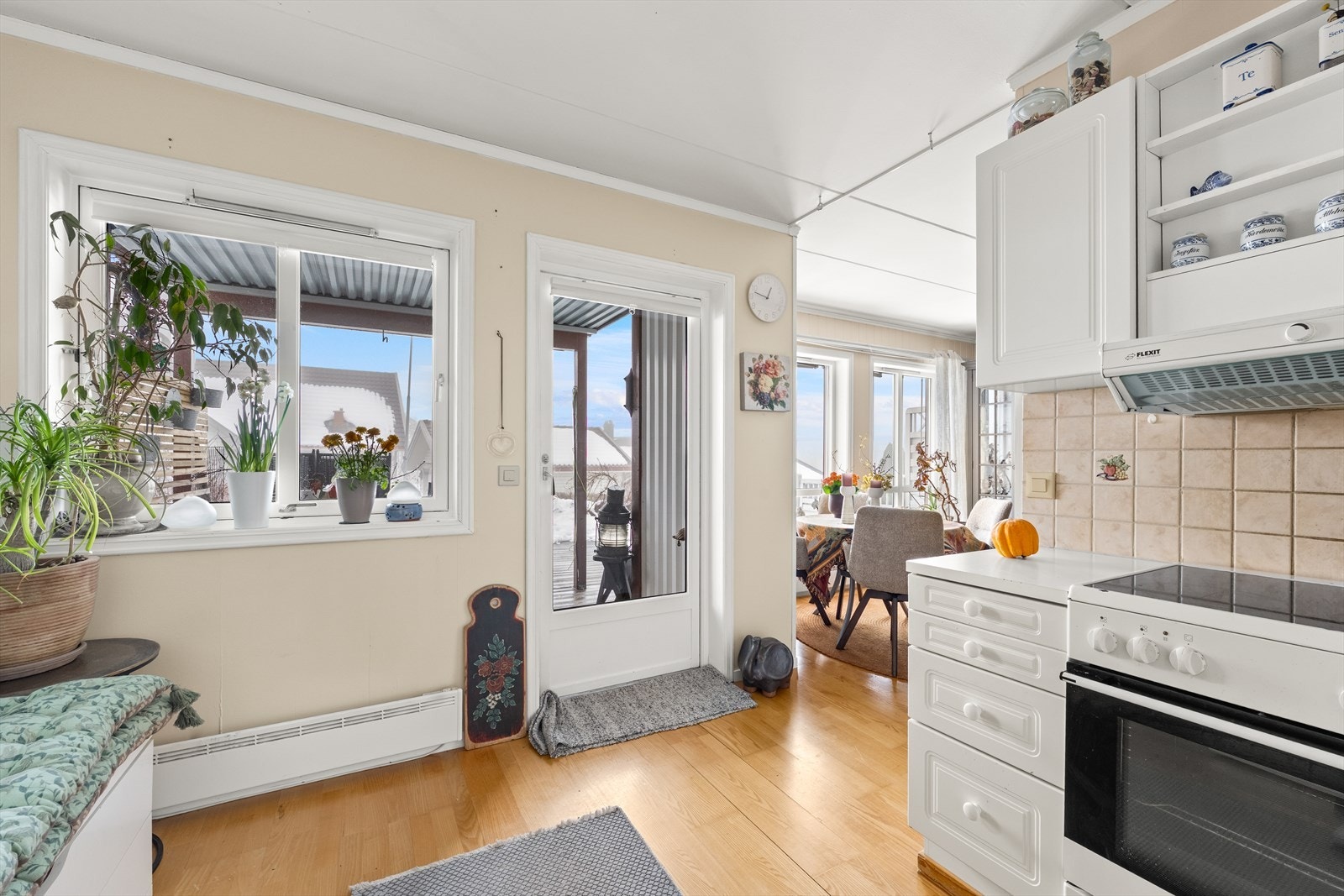 Noe modernisering må påregnes på bad og kjøkken. Galleribilde