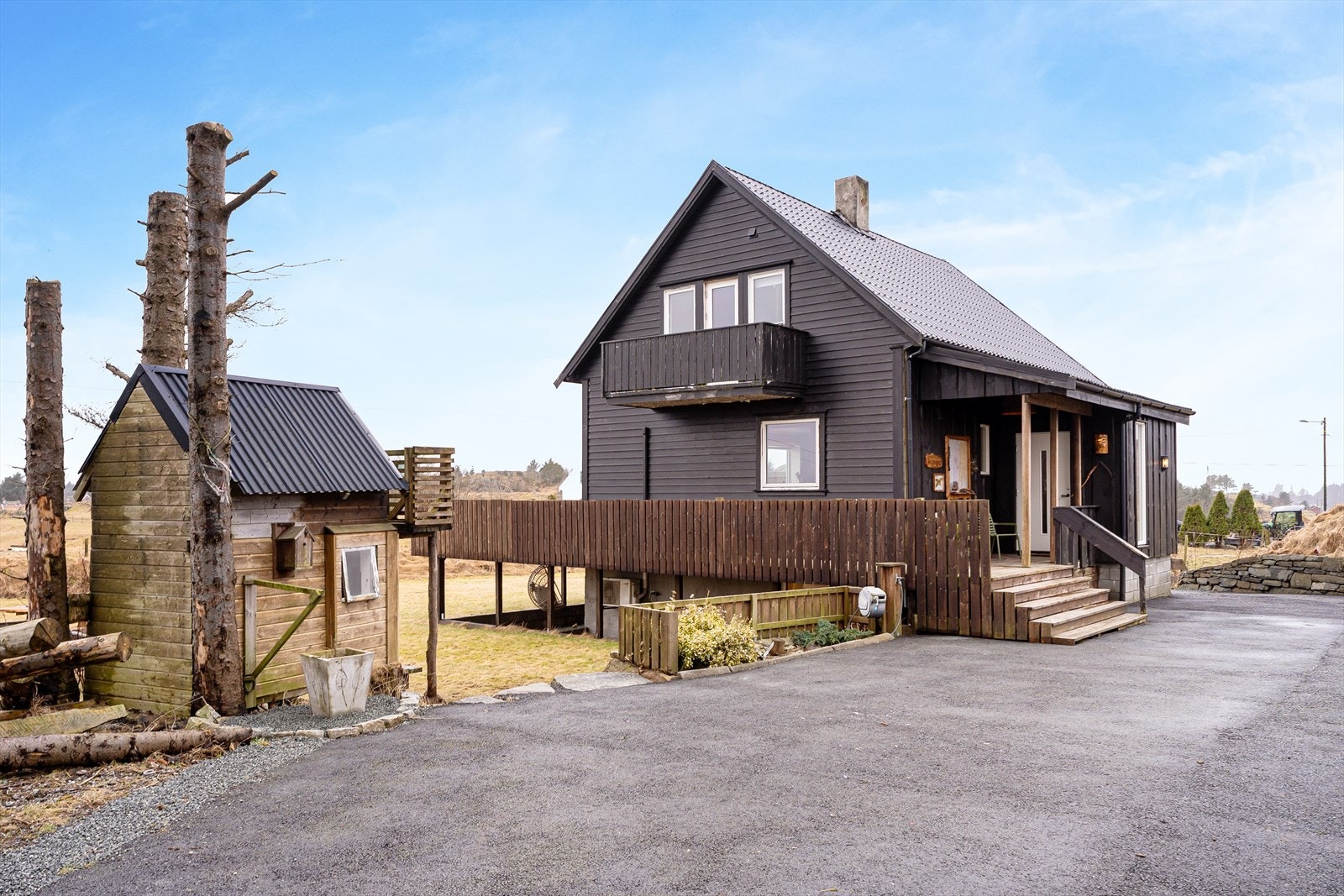 Boligen ble malt utvendig i 2022 Galleribilde