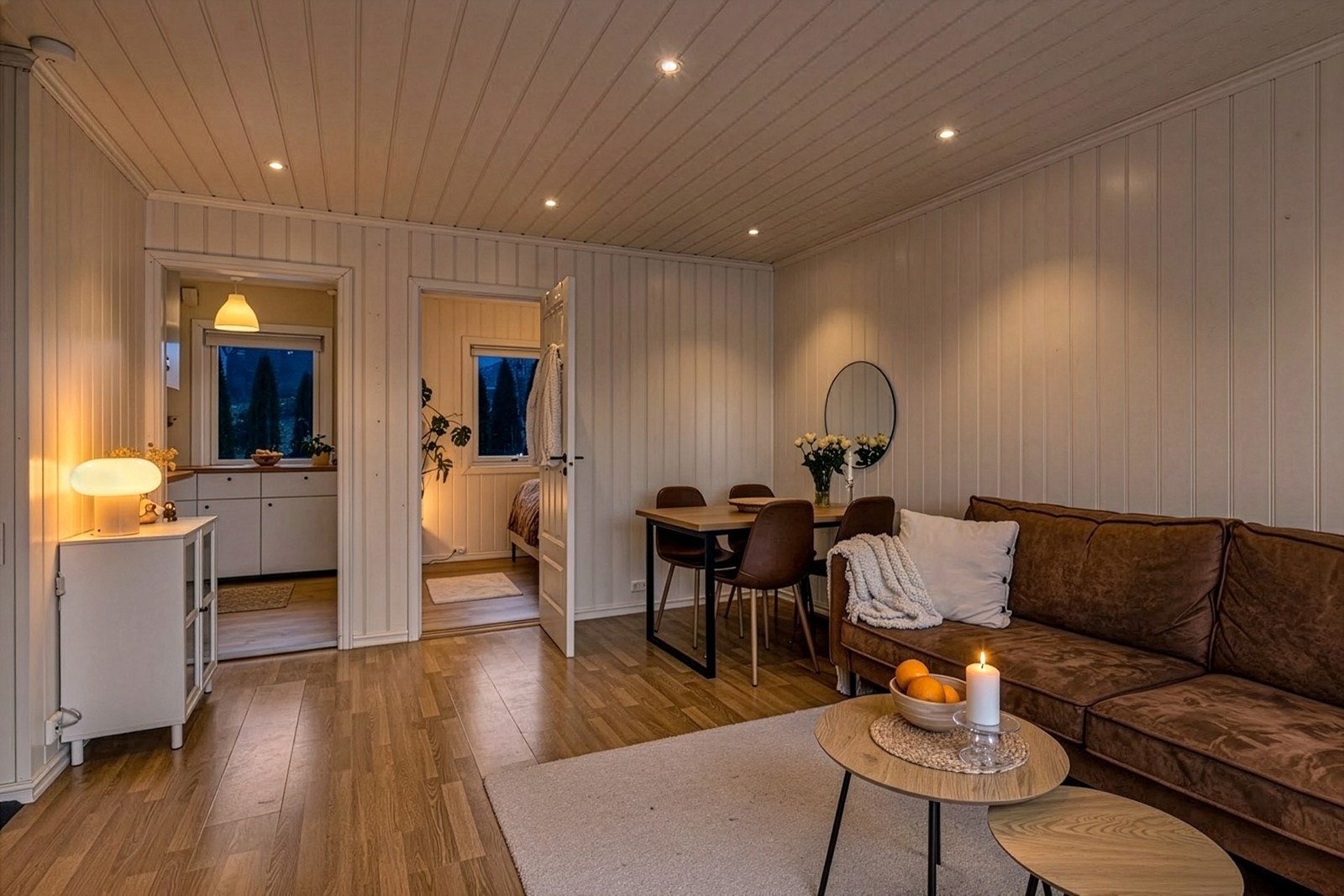 Himlingen har Mdf-panel med downlights som gir en behagelig belysning. Galleribilde