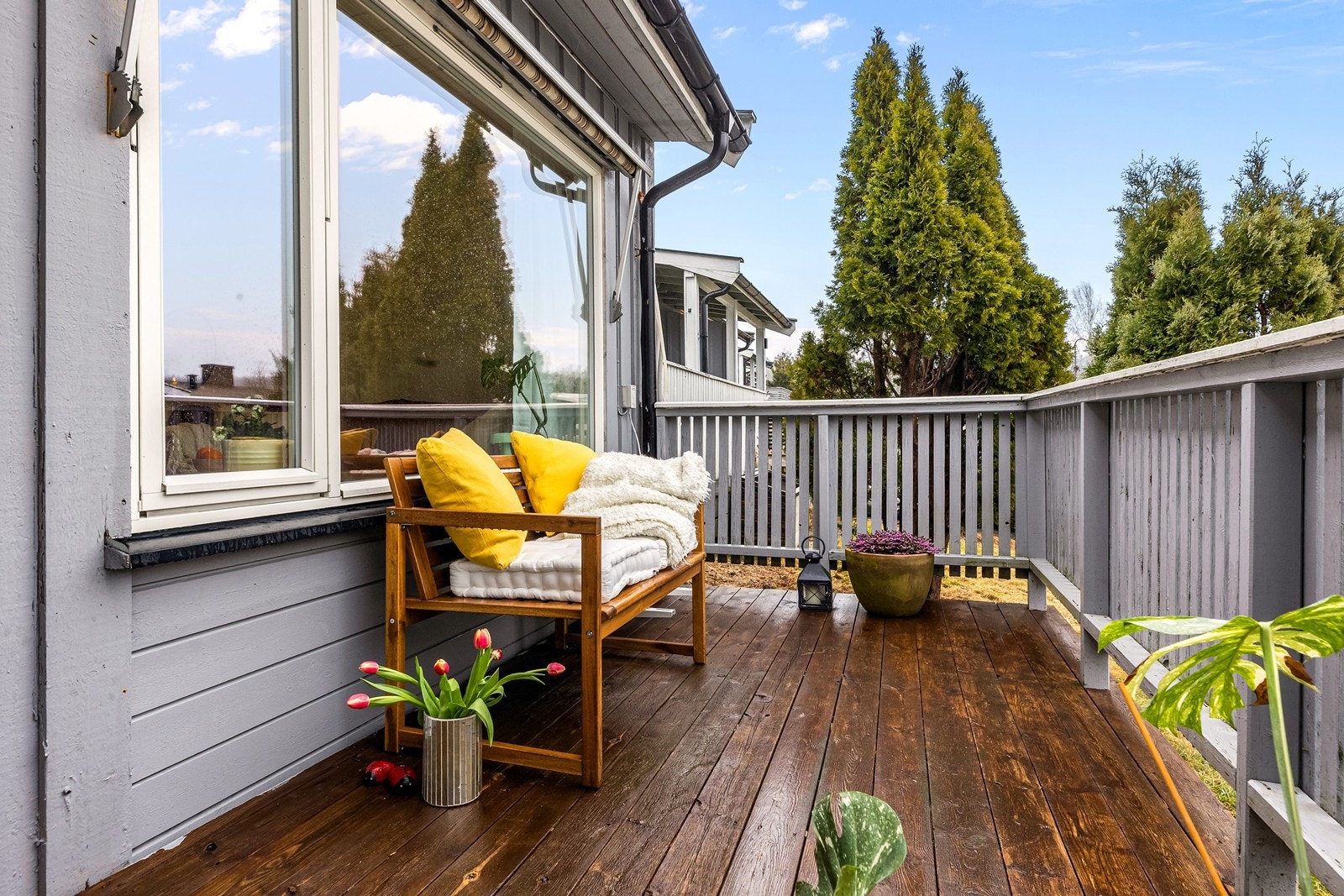 Den andre markterrassen ligger i tilknytning til inngangspartiet. Galleribilde