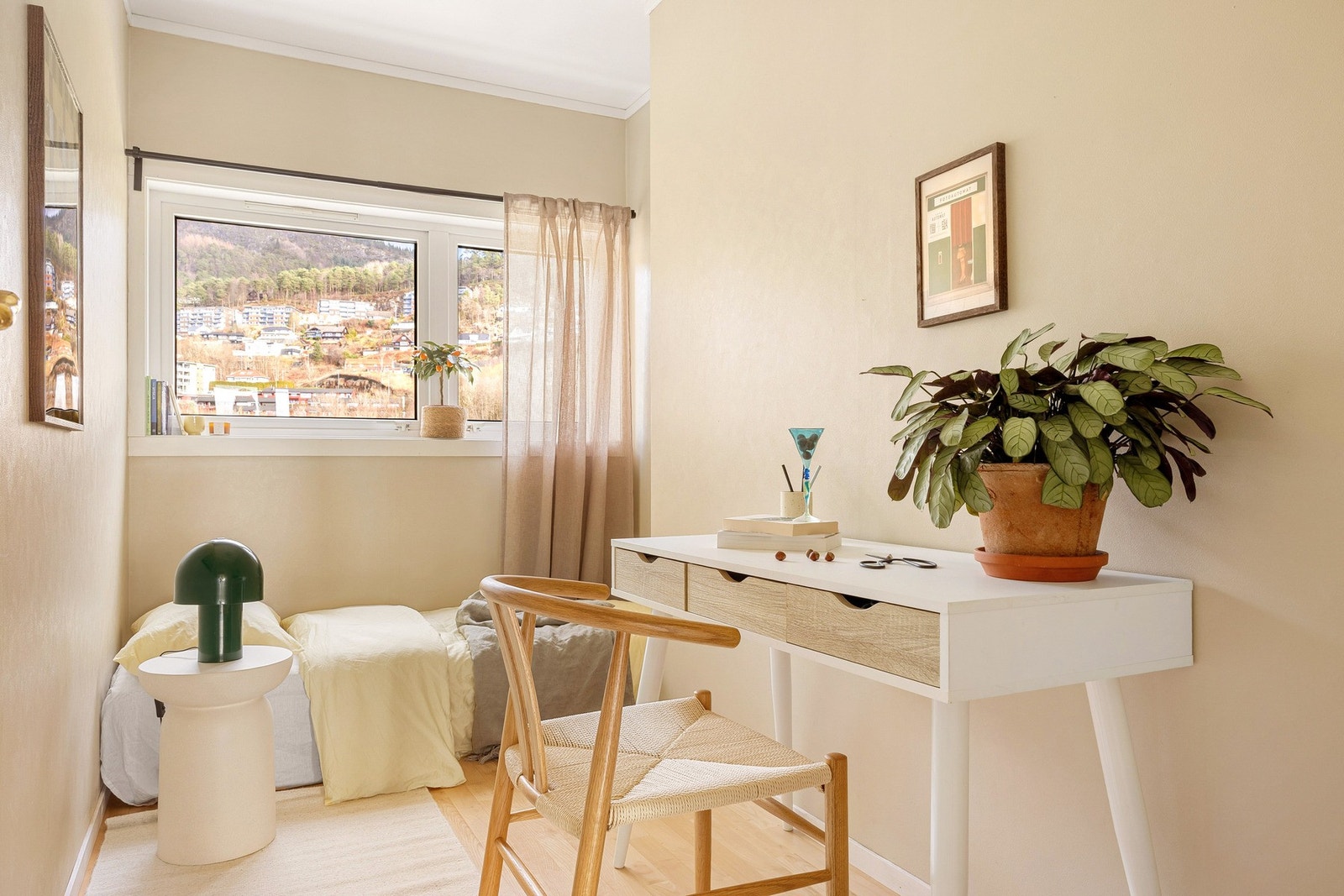 Soverom 2 måles til litt over 6 kvm. Galleribilde