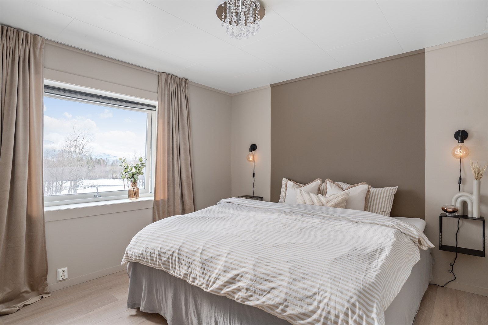 I 2.etasje finner man alle husets tre soverom. Galleribilde