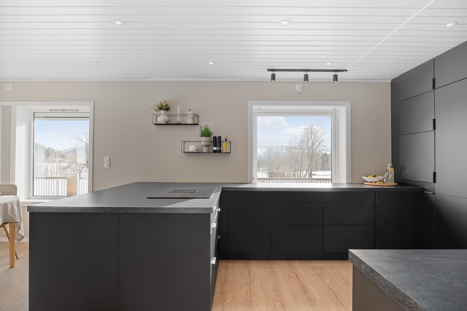 Kjøkkenet er nytt fra 2022. En påkostet innredning fra Epoq. Galleribilde