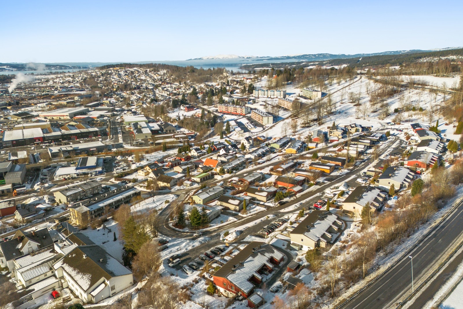 Gangavstand til sentrum, barnehager, barneskole, ungdomsskole, idrettsanlegg, turområder, m.m. Galleribilde