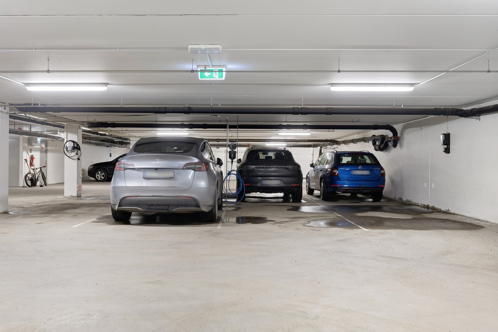 Det medfølger garasjeplass med heisadkomst direkte til leilighetsplan. Galleribilde