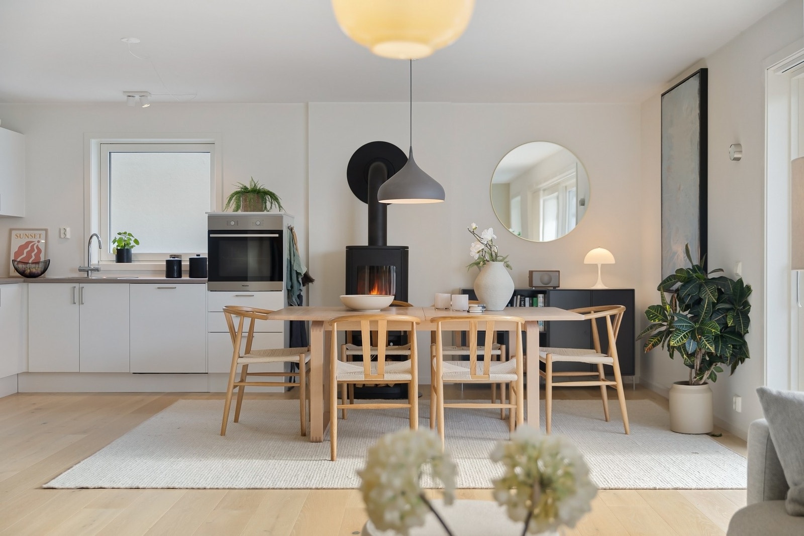 Her er det plass til langbord for større anledninger. Galleribilde