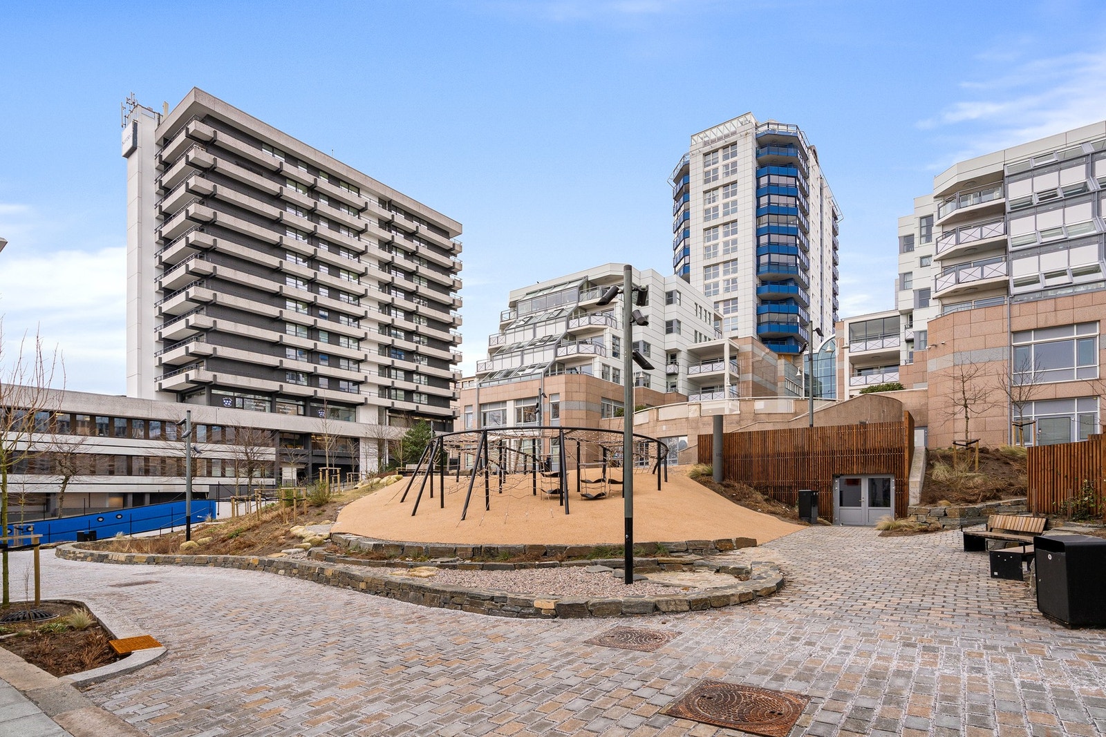 Dette er beliggenheten for deg som vil bo sentralt, men samtidig enkelt kunne trekke deg tilbake. Galleribilde