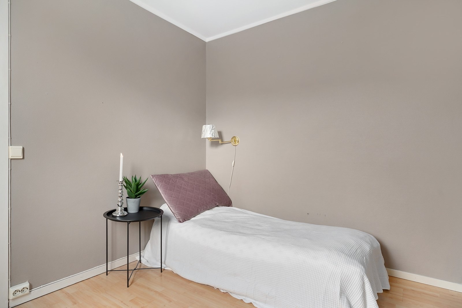 Leiligheten kan overtas snarlig om ønskelig. Galleribilde