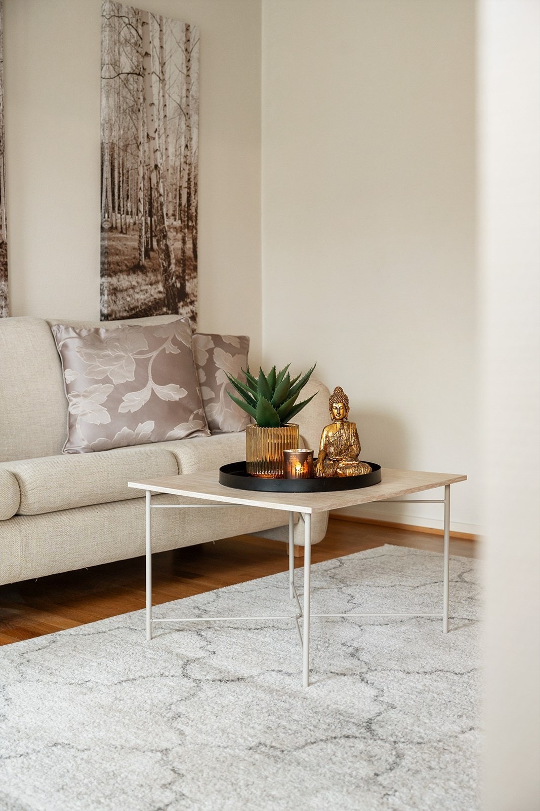 Med sin sentrale beliggenhet med sentrum i gangavstand er dette en ideell leilighet for studenter, førstegangskjøpere, enslige eller pendlere. Galleribilde