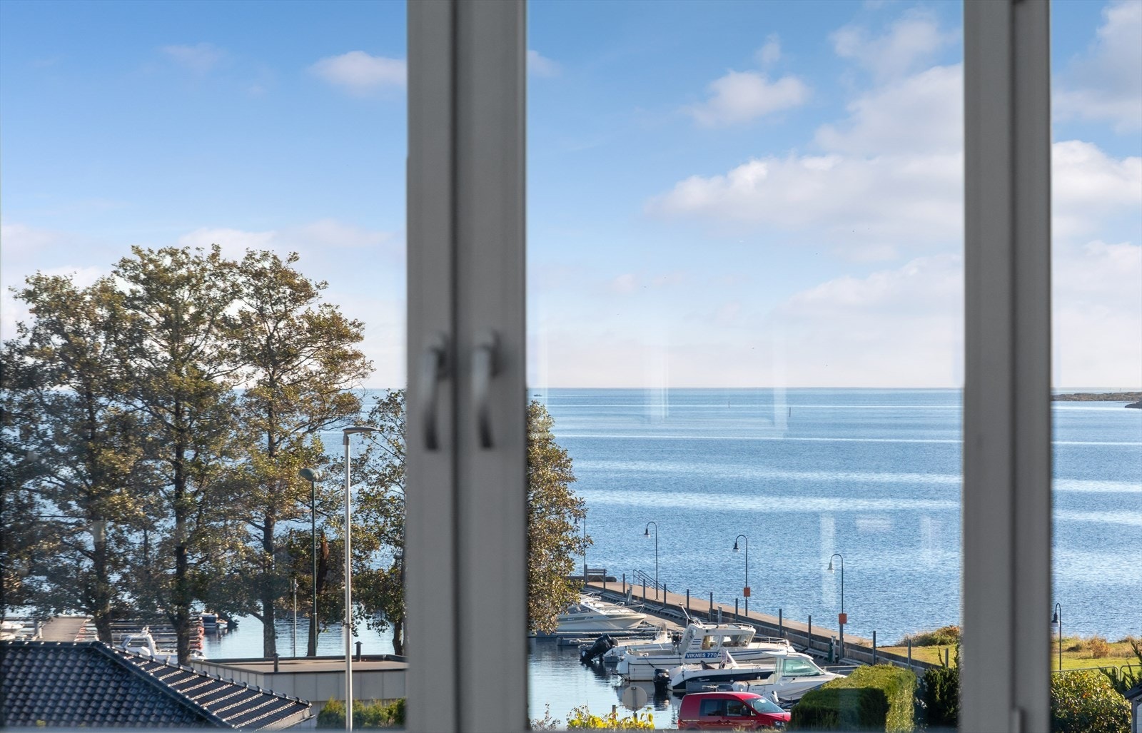 Det er en nydelig utsikt fra eiendommen. Galleribilde