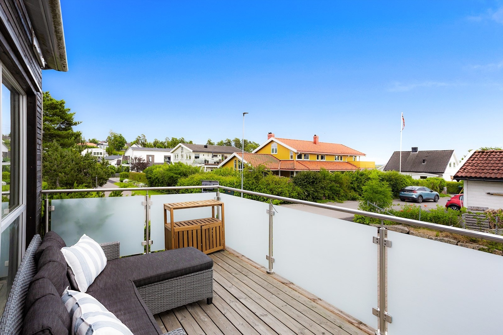 Utleiedel: veranda med utgang fra leilighetens stue. Galleribilde