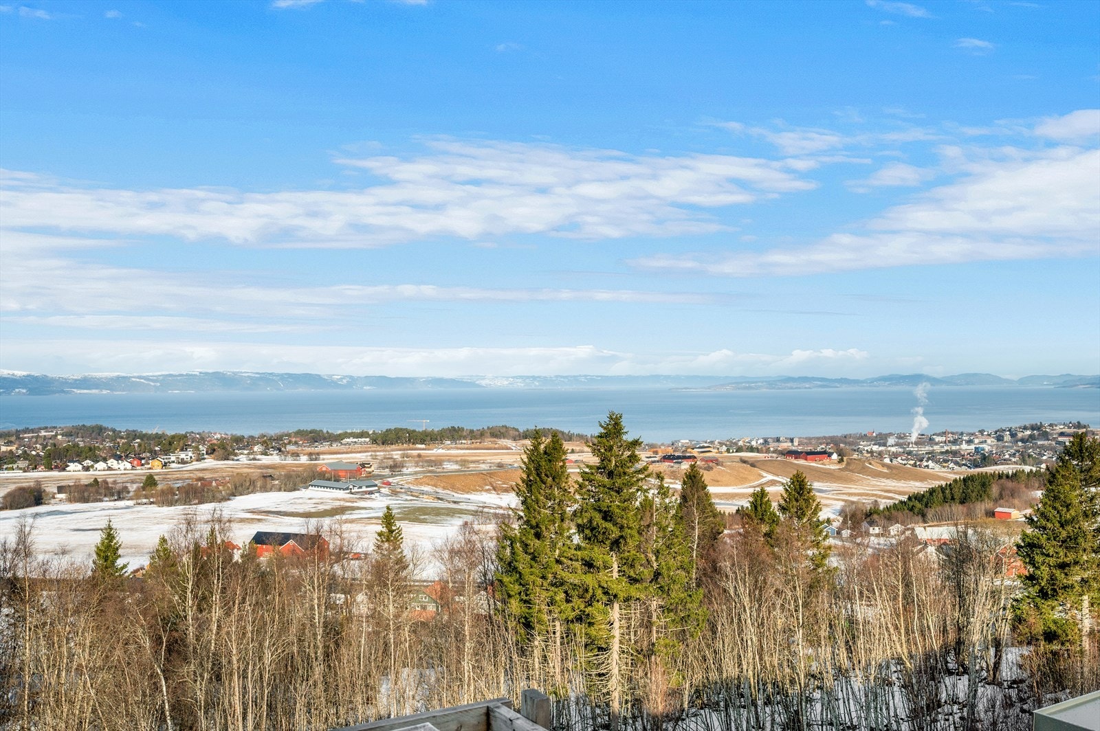 Her kan solen nytes fra ca. kl. 14:00 til solnedgang sommerstid Galleribilde