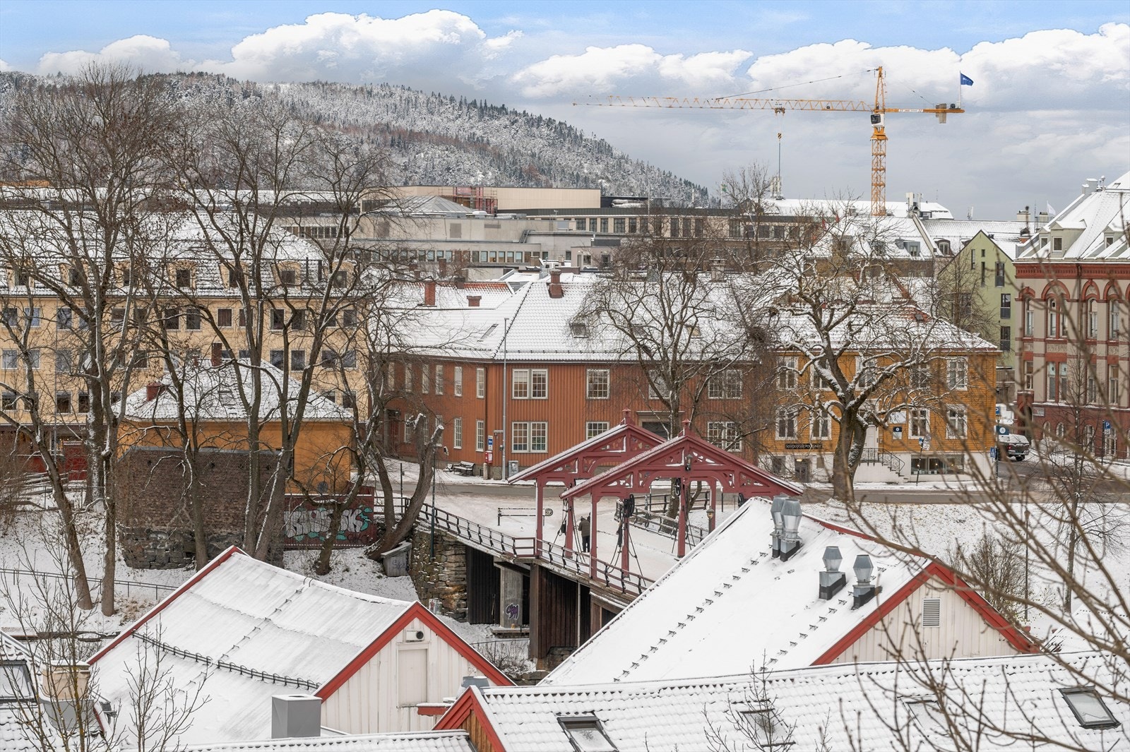 Her får du utsikt helt bort til Trondheim bybro som er en populær turistattraksjon. Galleribilde