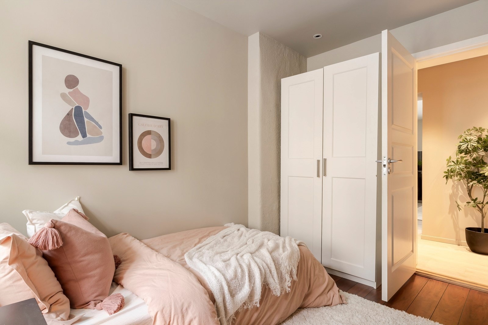 Soverom nr. to er på 8,5m². Galleribilde