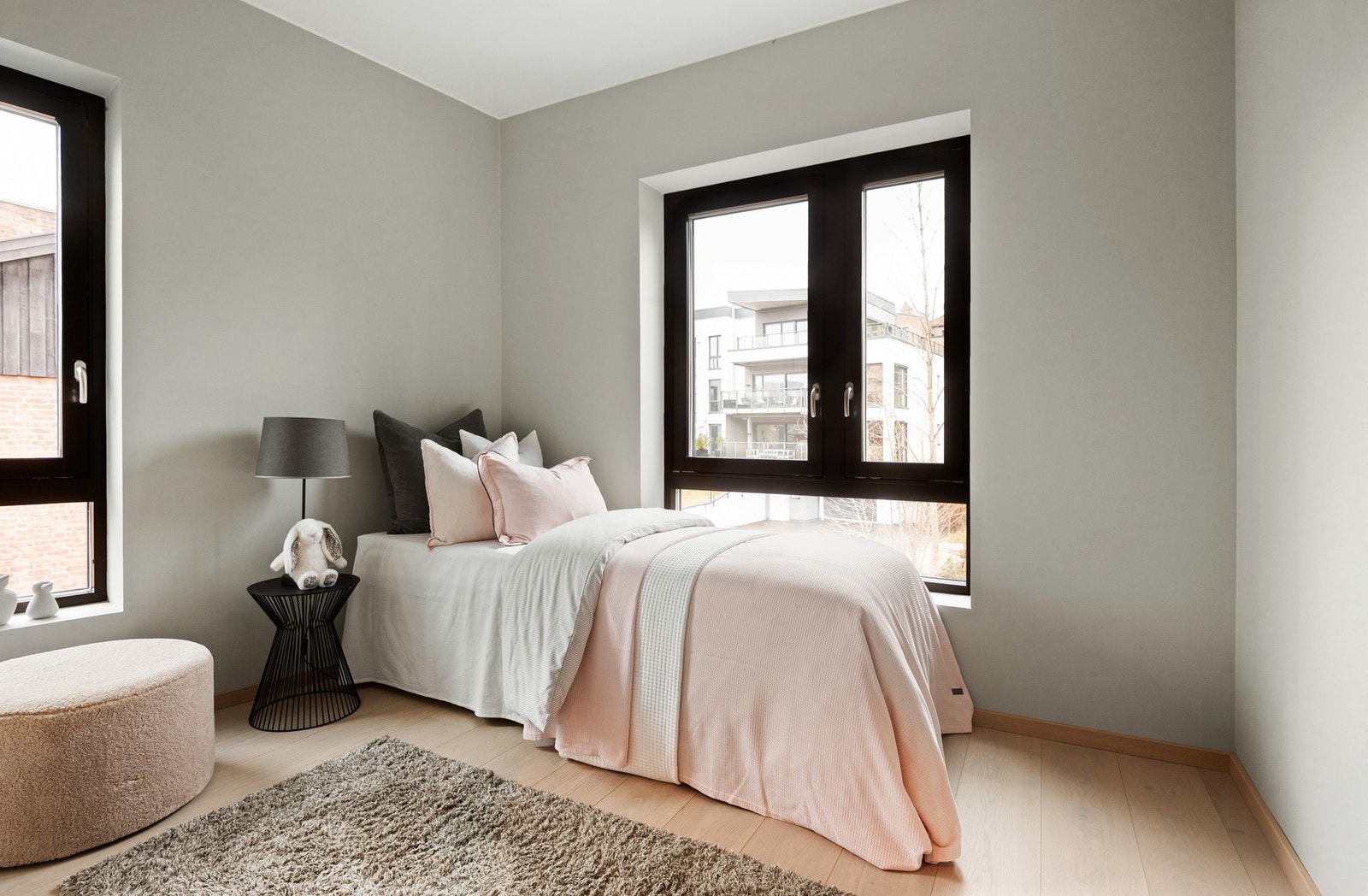 Soverom 2, lyst fint hjørnerom. Galleribilde