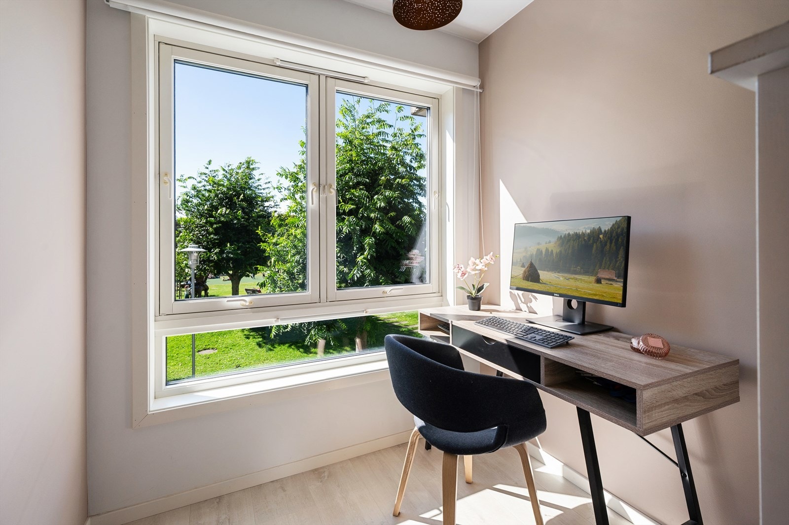 Innredet rom som i dag benyttes til kontor. Galleribilde