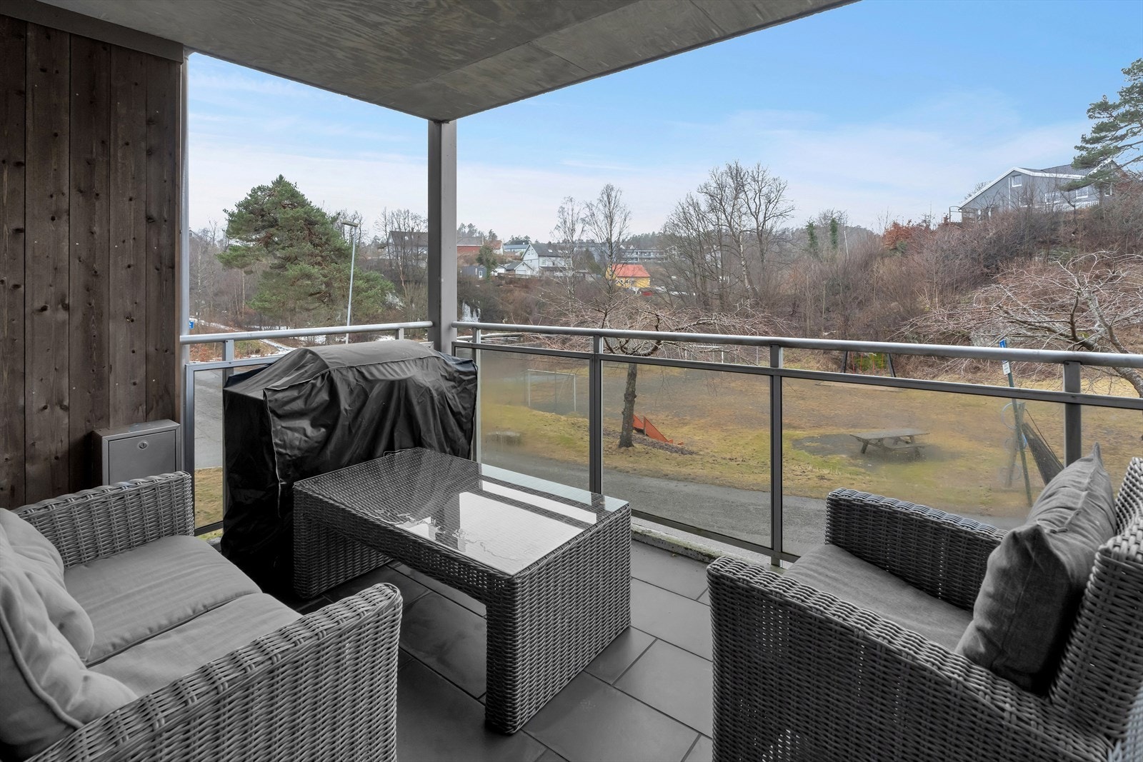 Vest-vendt balkong hvor du kan nyte solrike ettermiddager i varmere perioder. Galleribilde