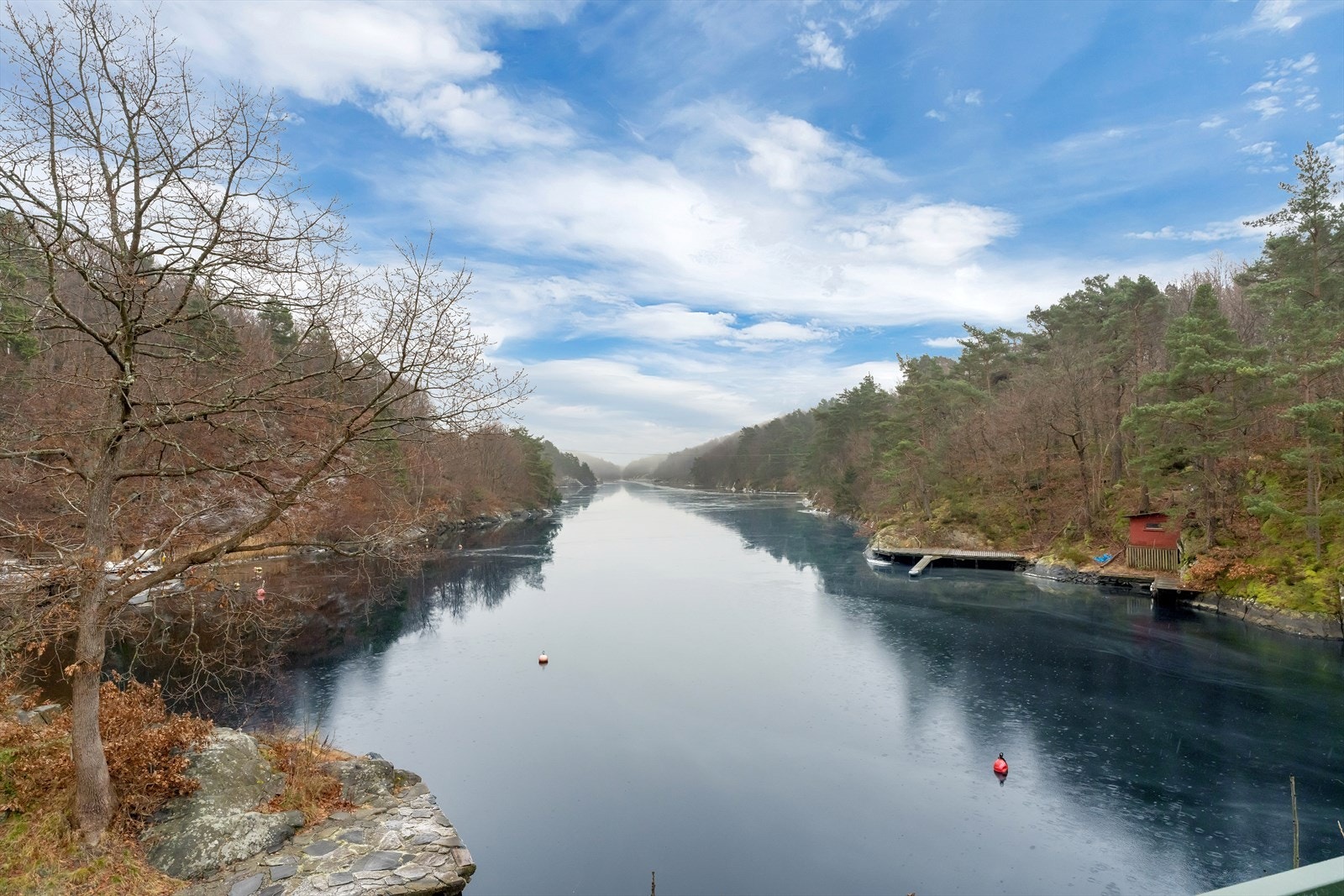 Her bor du med umiddelbar nærhet til Strømskanalen. Galleribilde
