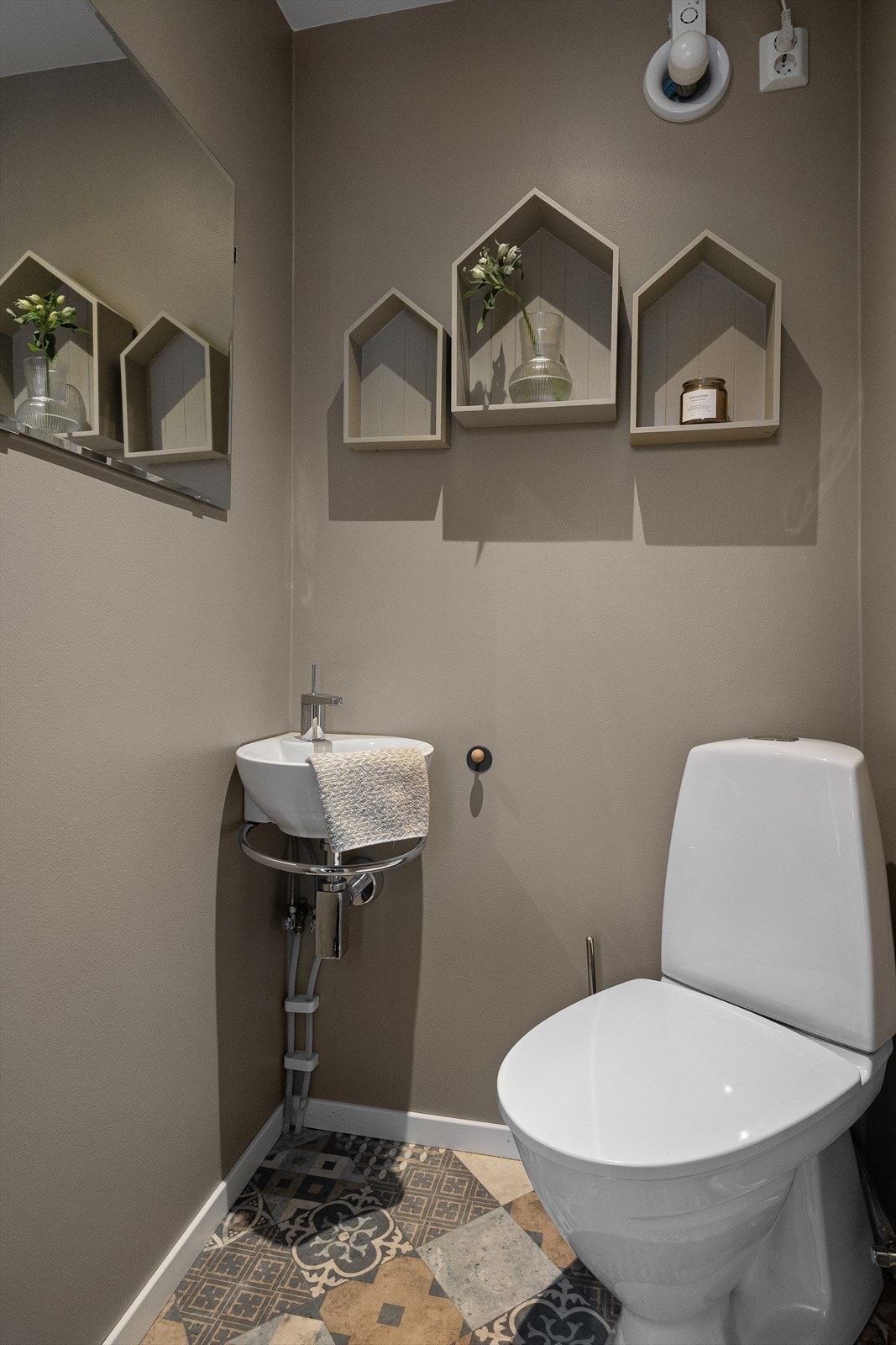 Praktisk gjestetoalett i 1 etg. Galleribilde