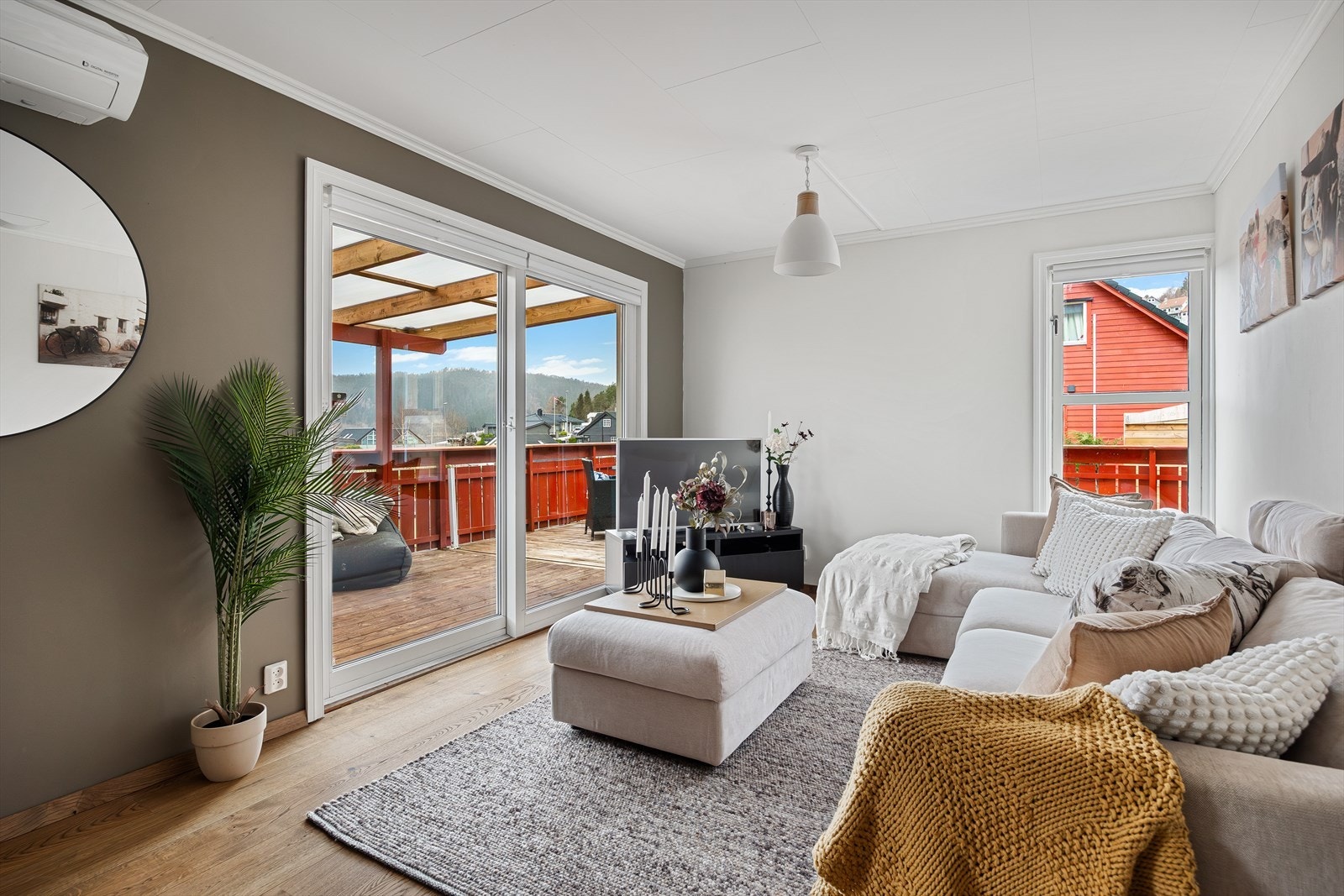 Stue med skyvedør til vestvendt altan/terrasse Galleribilde