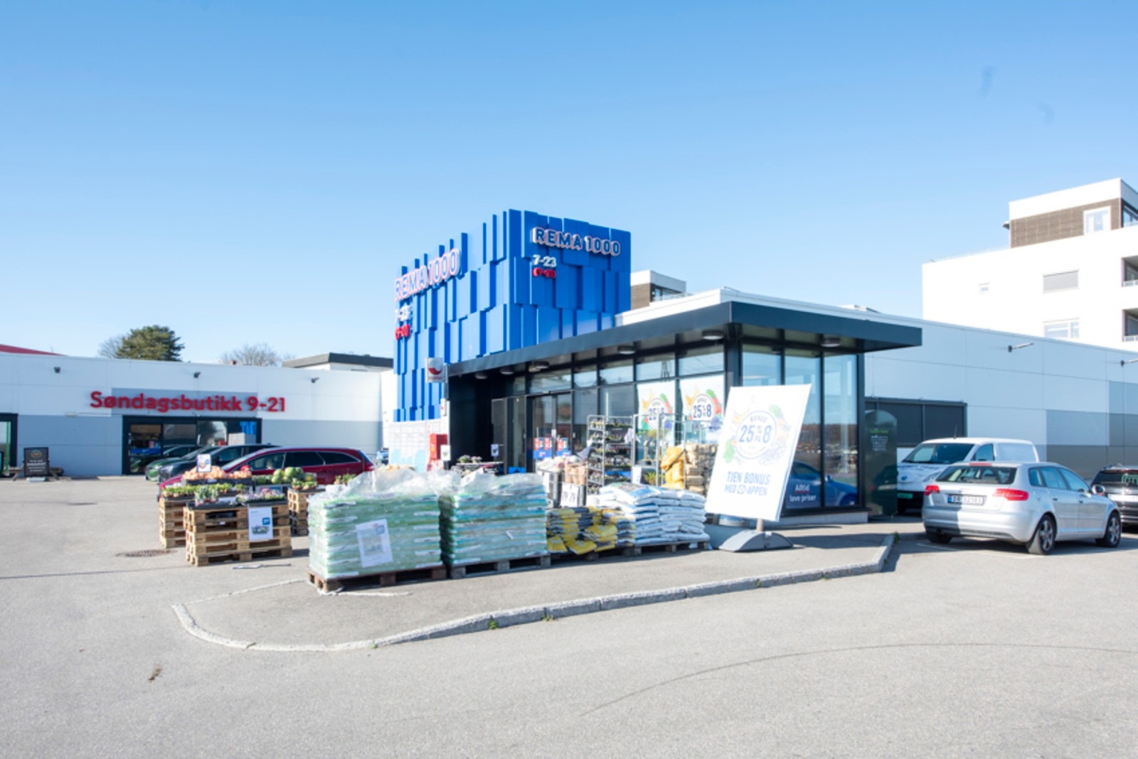 Rema1000 Haukerød ligger like i nærheten, og har også søndagsåpen avdeling Galleribilde