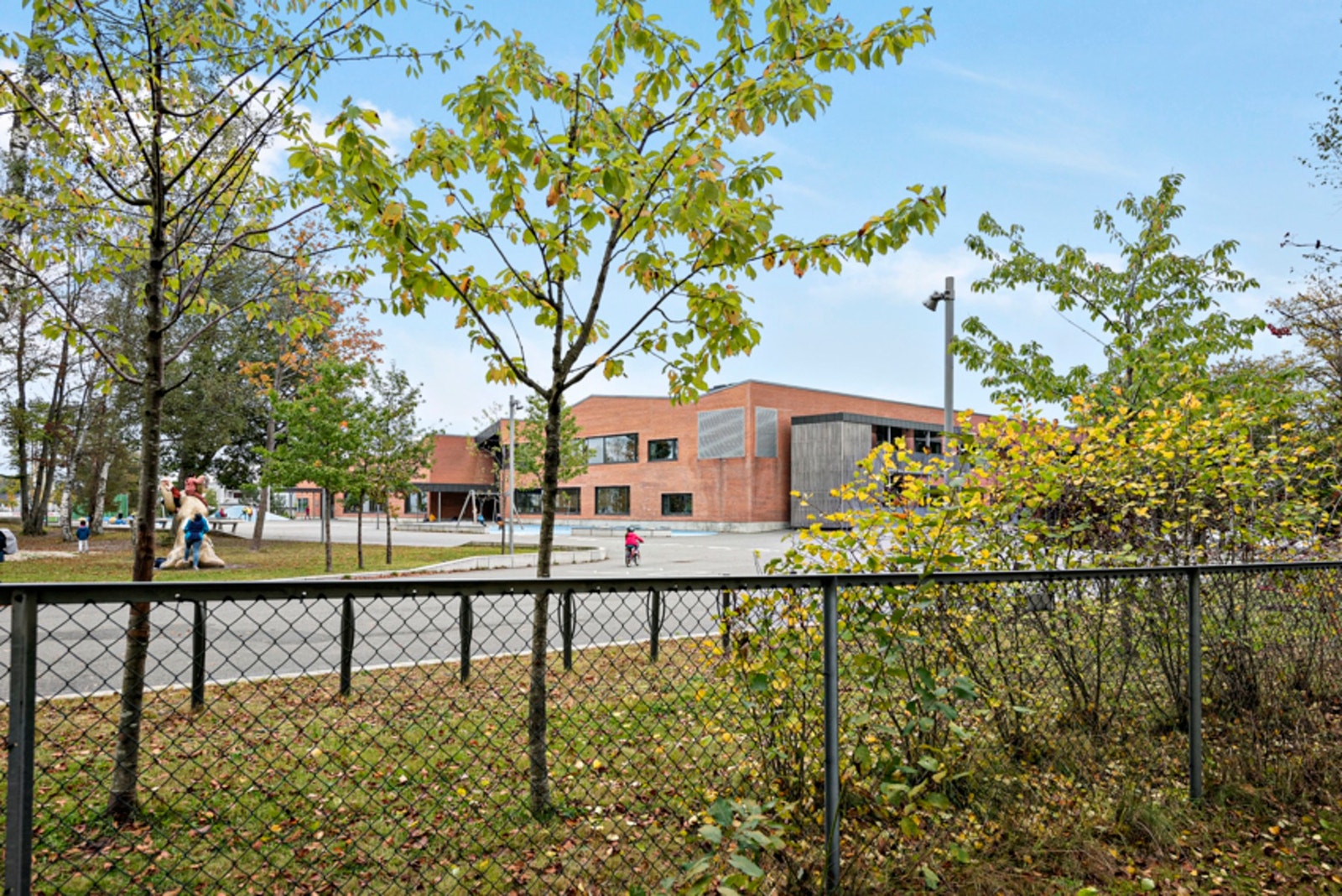 Det er gangavstand til Haukerød barneskole Galleribilde