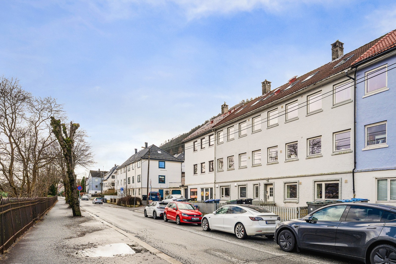 Leiligheten har en meget sentral beliggenhet i Solheimsviken og kort gangavstand til flere fasiliteter. Galleribilde