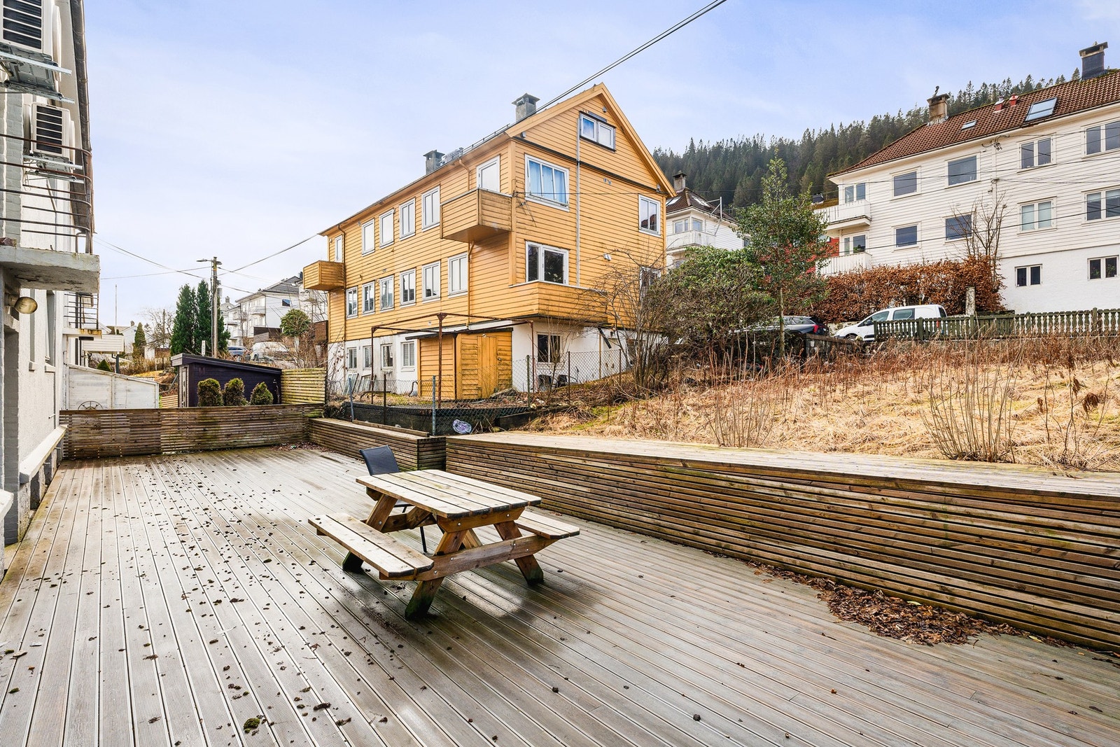 Borettslaget har en trivelig uteplass i bakgården som kan benyttes av andelseierne. Galleribilde