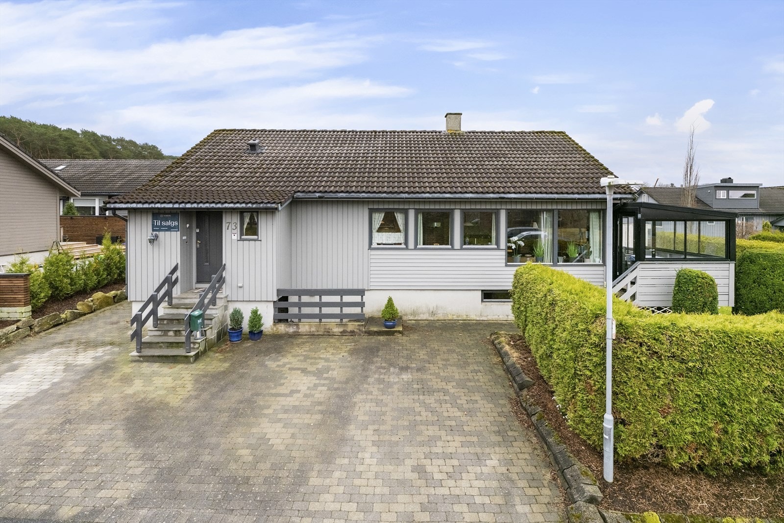 - Adkomst til både kjeller, hagen og vinterhage fra gårdsrommet - Galleribilde