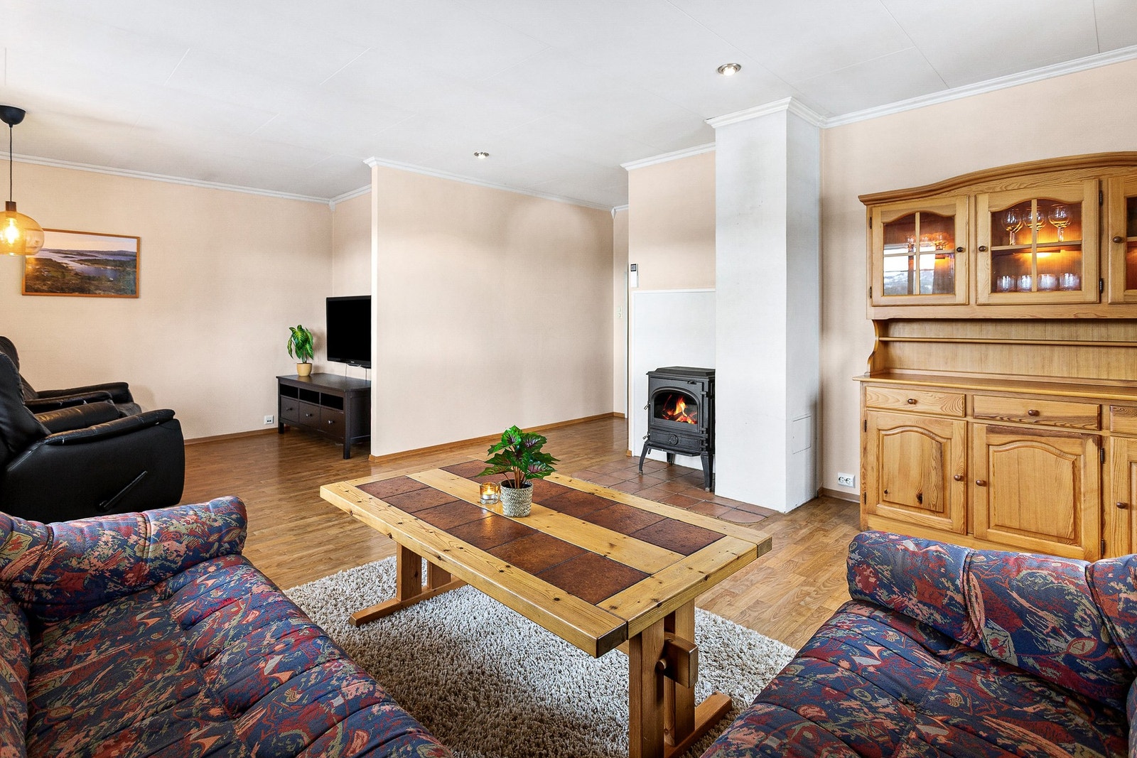 Stuen måler 27 kvm. Galleribilde