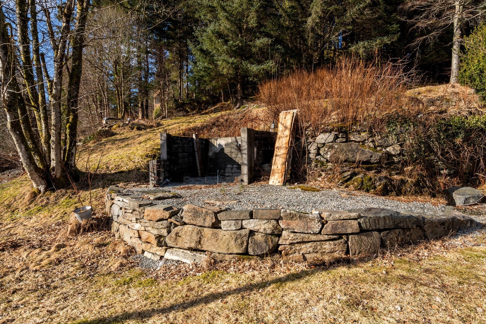 Platå murt i naturstein Galleribilde