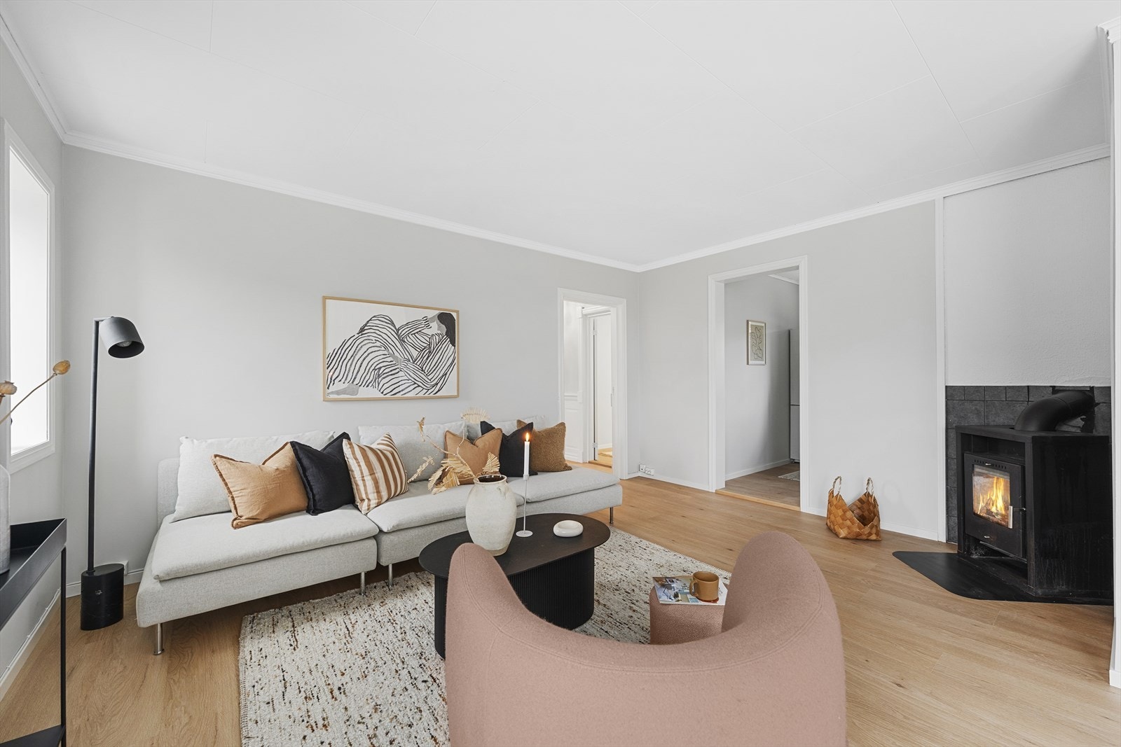 Det er mulighet for å utvide boligen, da kommunen har gitt tillatelse til oppføring av tilbygg på nærmere bestemte vilkår i 2026. Galleribilde