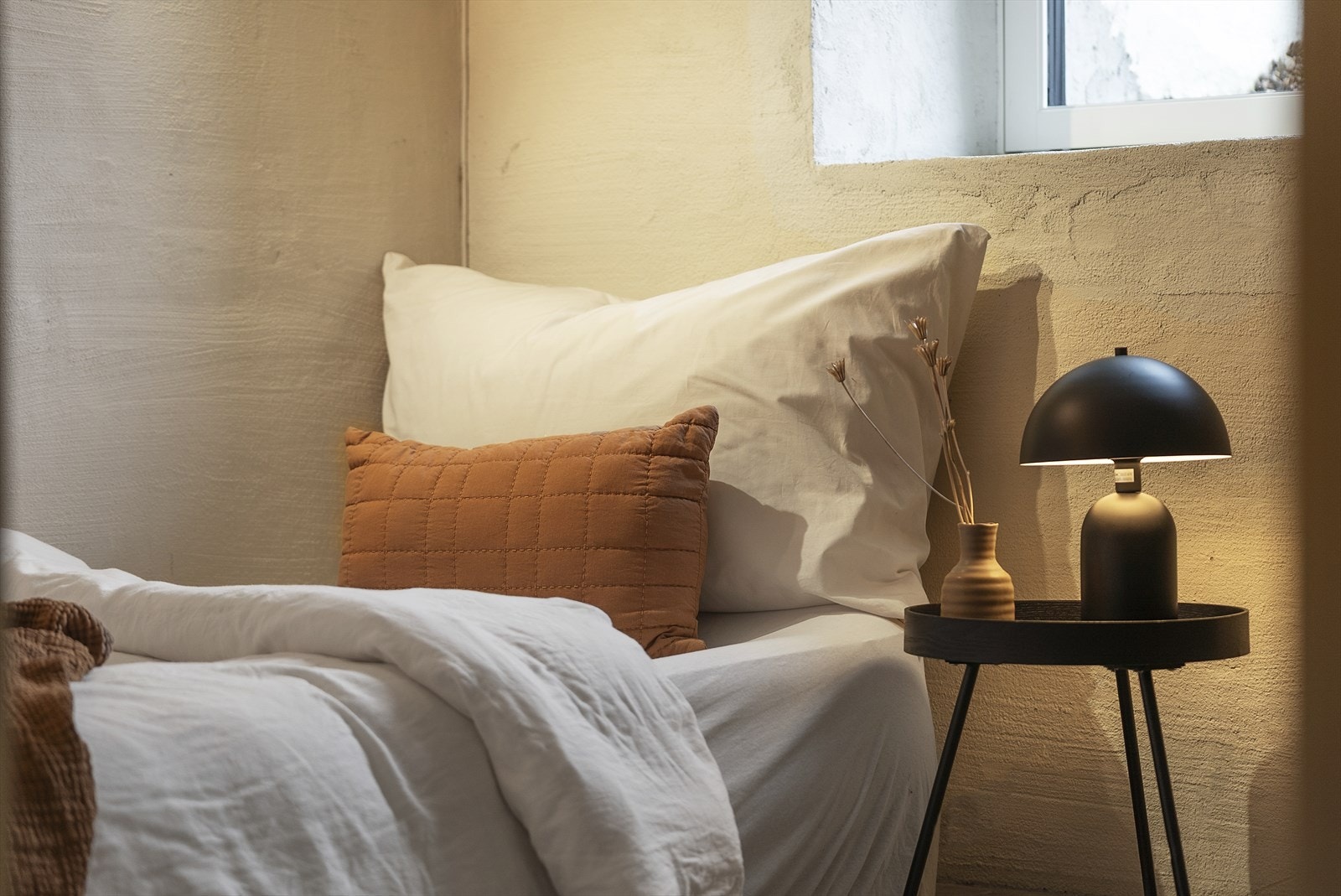 I boligens kjeller er det for øvrig innredet et soverom uten at dette er søkt om og uten at nødvendig godkjennelse er gitt av kommunen. Galleribilde