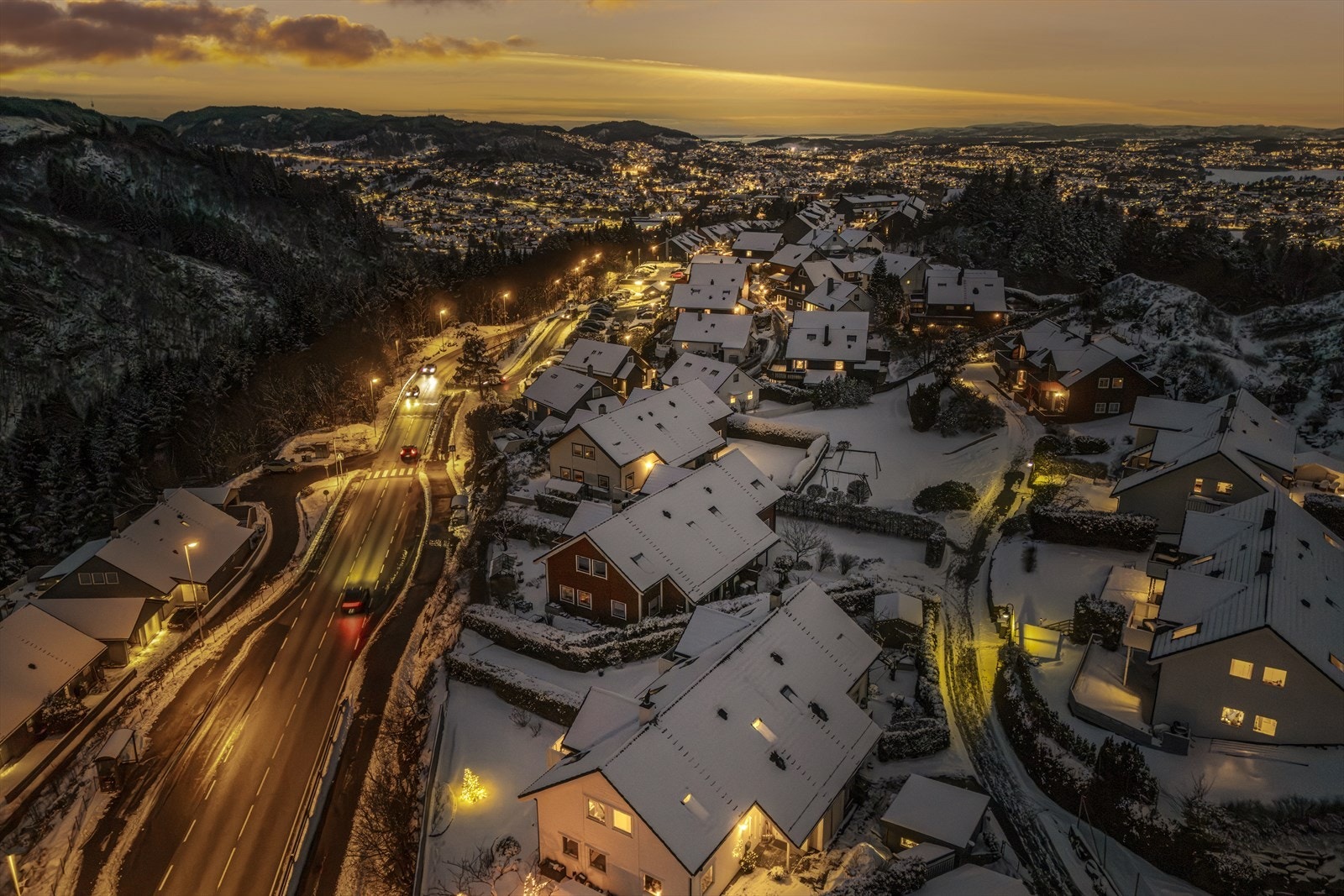 Kort vei til store arbeidsplasser som Haukeland sykehus og Sandsli/Kokstad i motsatt retning. Galleribilde