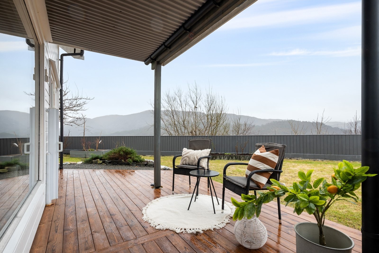 Alle uteplassene har gode solforhold og god plass til utemøblering Galleribilde