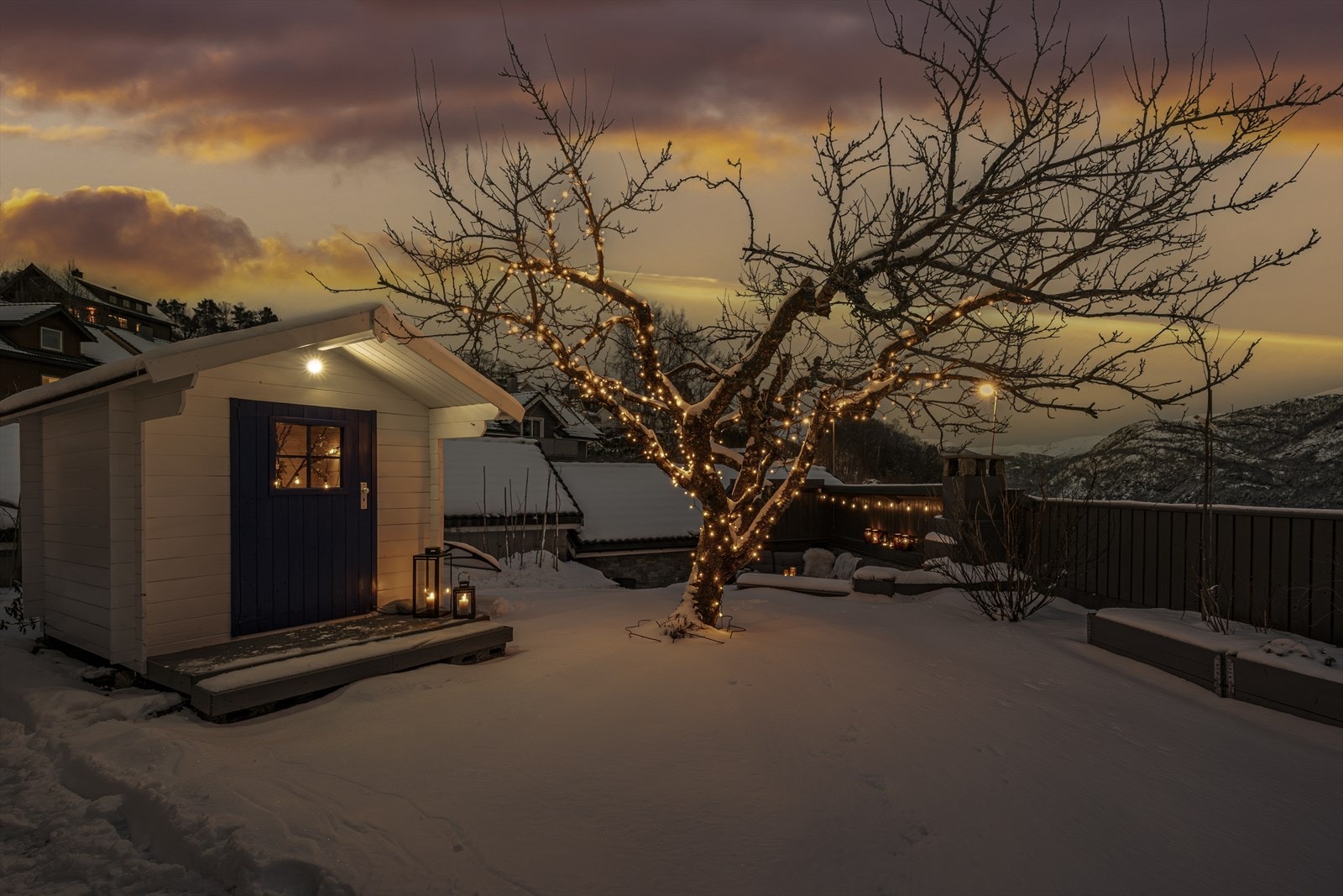 Et superkoselig dukkehus følger salget Galleribilde