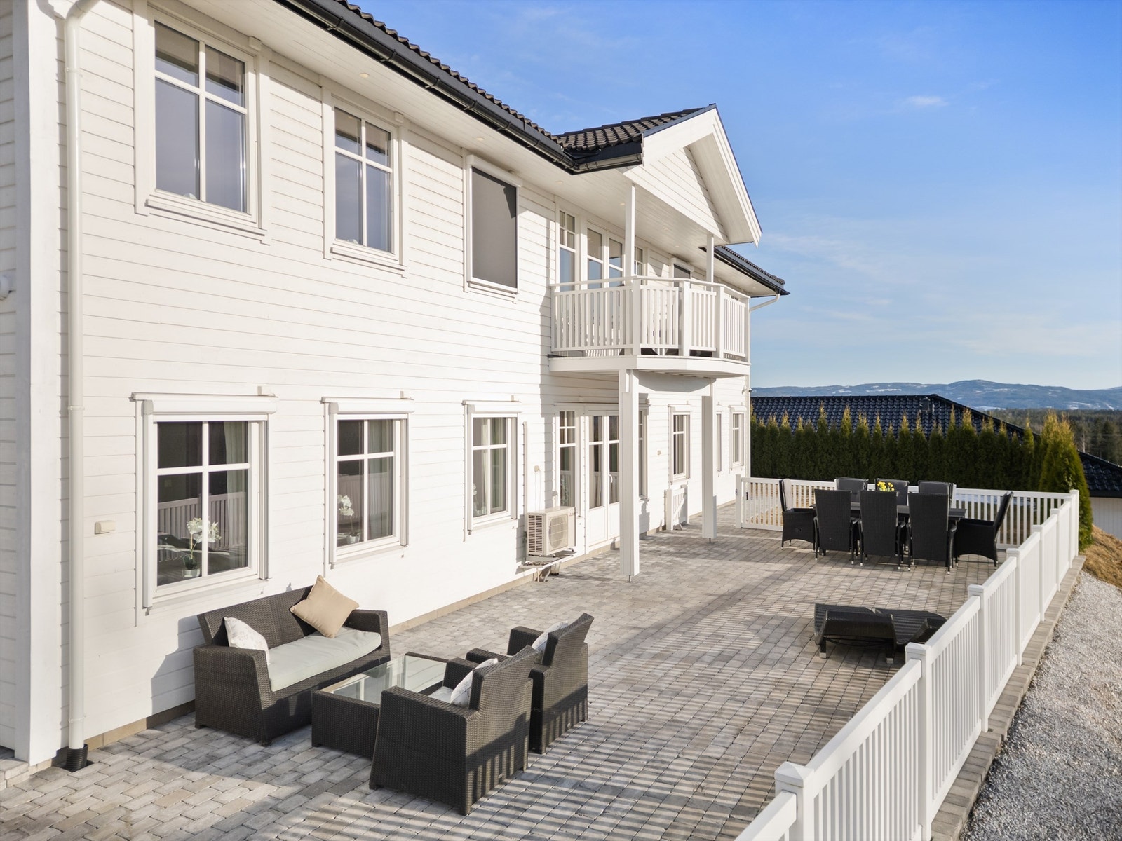 Bygningen er velholdt og utført med høy kvalitet av lokal byggmester. Foto: Ole Thorgeir Solheim Thoresen Galleribilde