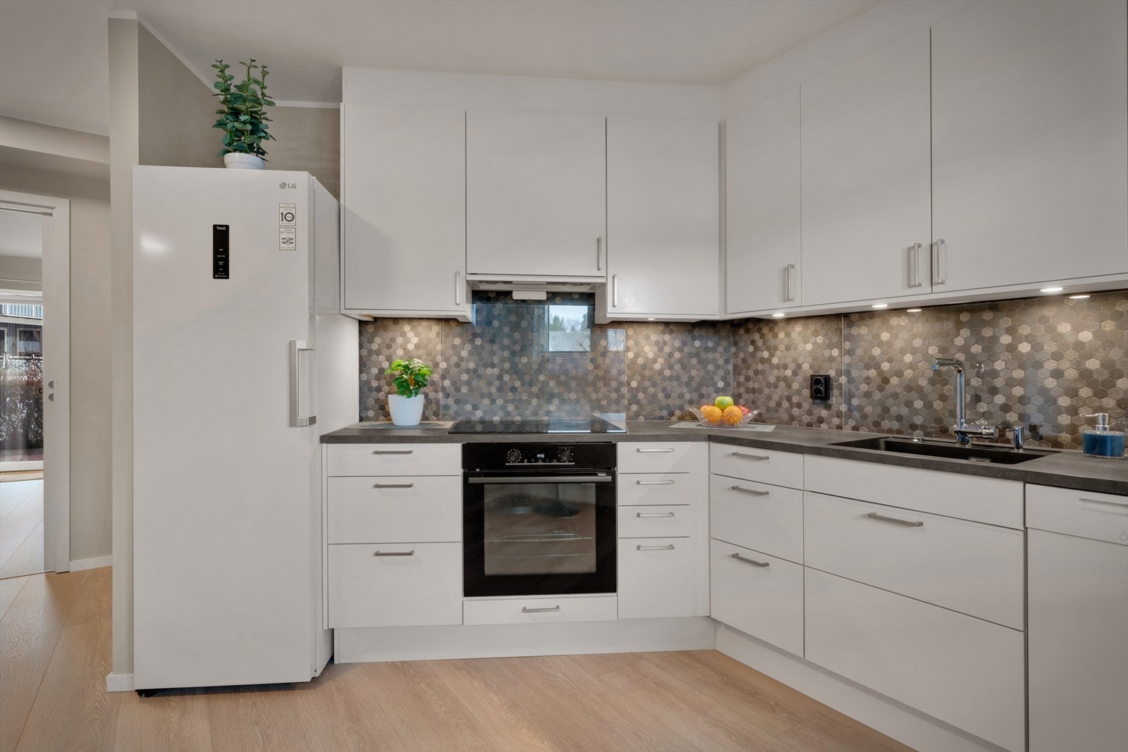 Kjøkkenet er levert fra Sigdal og var nytt i 2022. Galleribilde