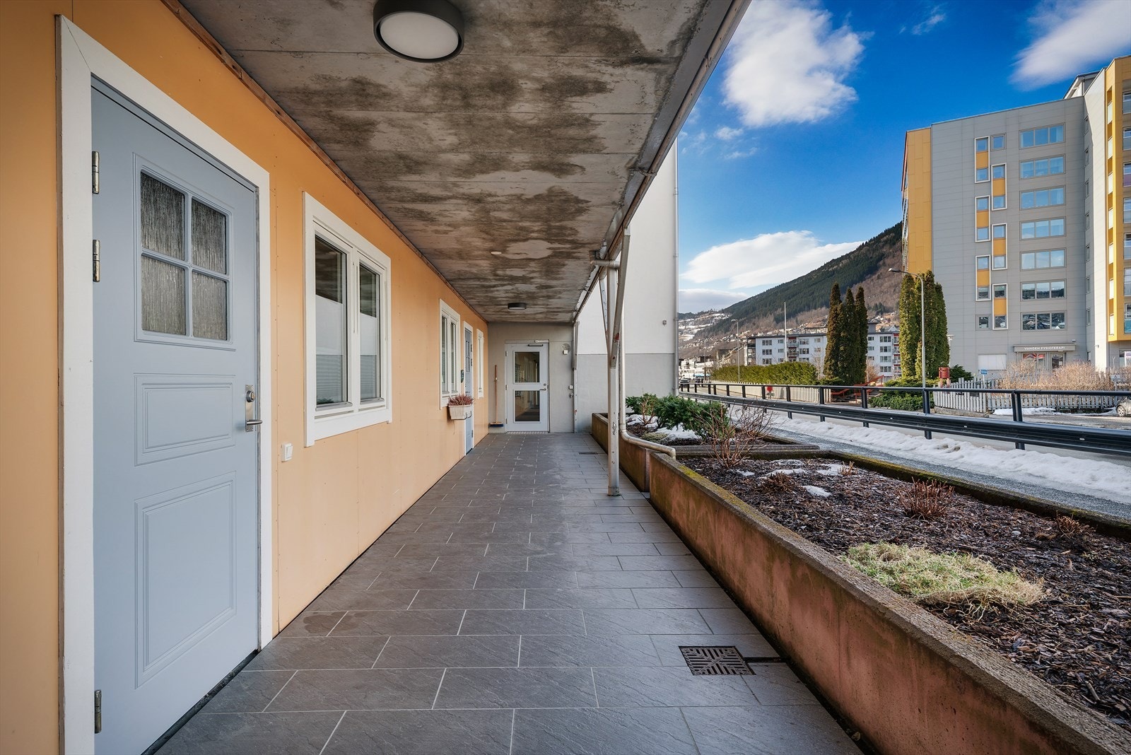 Skjermet, enkel og trappefri adkomst. Galleribilde