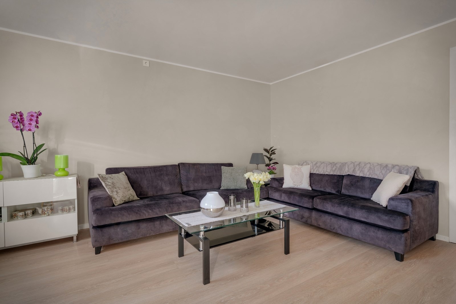 Gulv i stue og kjøkken er skiftet i desember 2025. Galleribilde