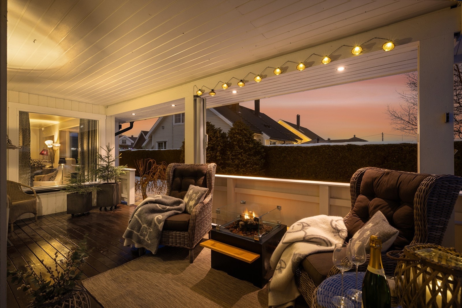 Den koselige terrassen er ca. 53 kvm og har god plass for utemøblement. Galleribilde