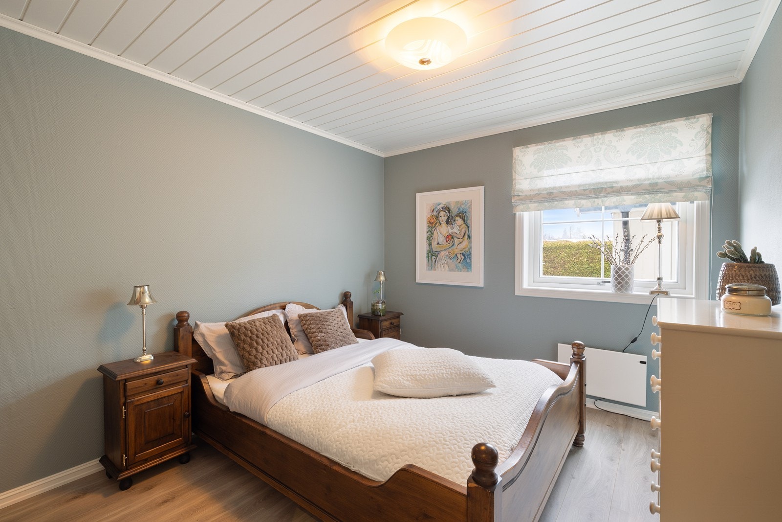 Soverom nummer to i 1. etasje - Her innredet som et gjesterom. Galleribilde