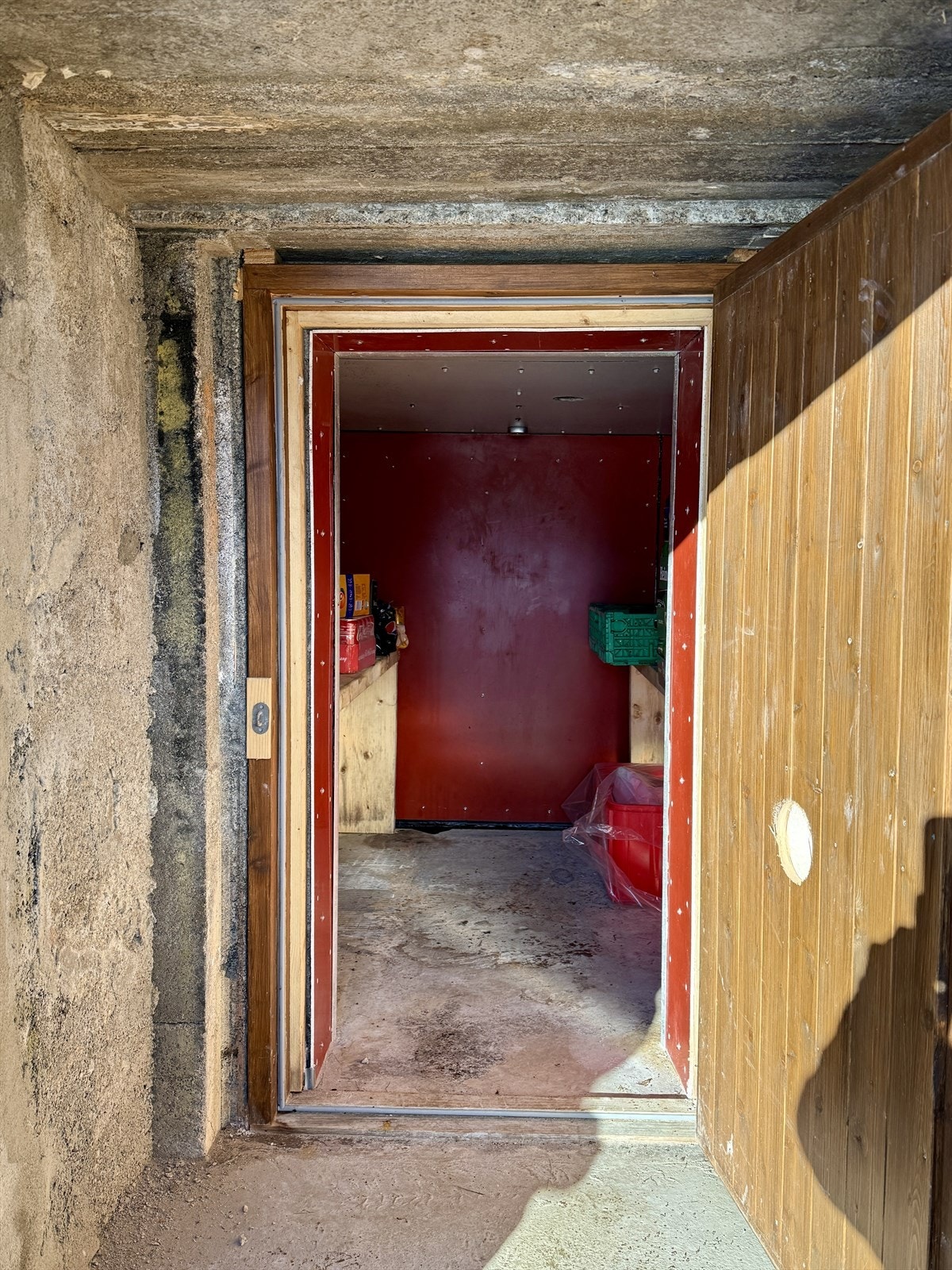 Innvendig i jordkjeller. Galleribilde