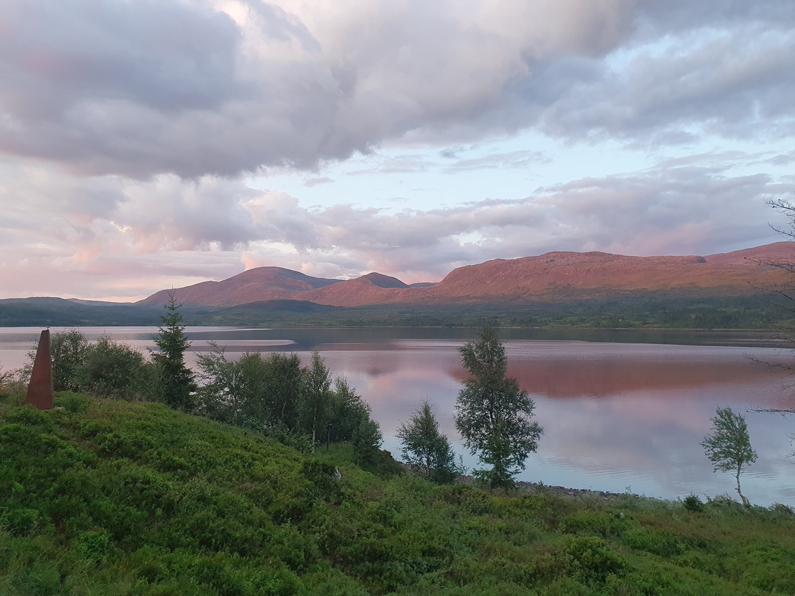 Her kan man sitte å nyte det råeste Trøndersk natur har å by på. Galleribilde