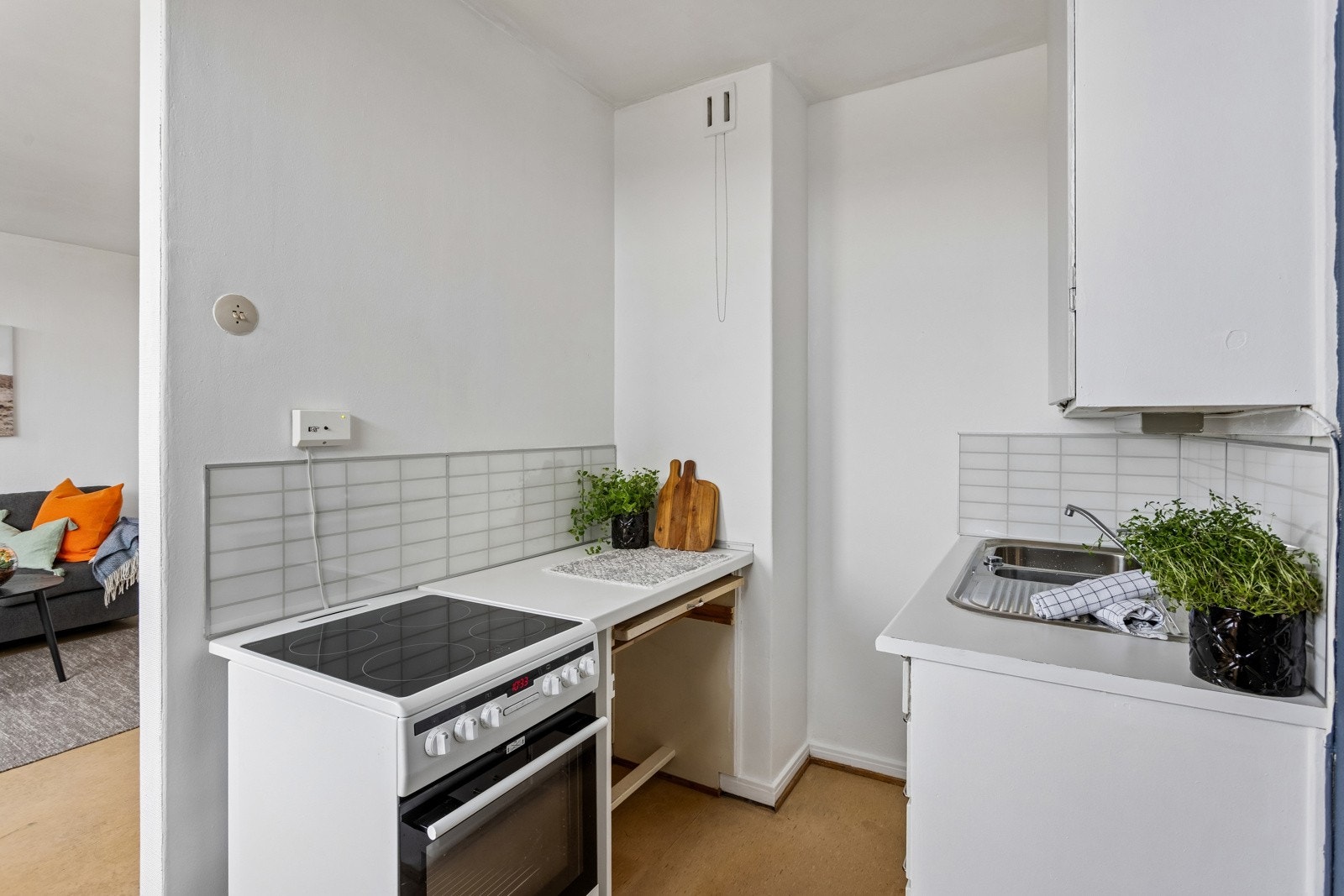 Kjøkkenet har moderniseringsbehov. Galleribilde