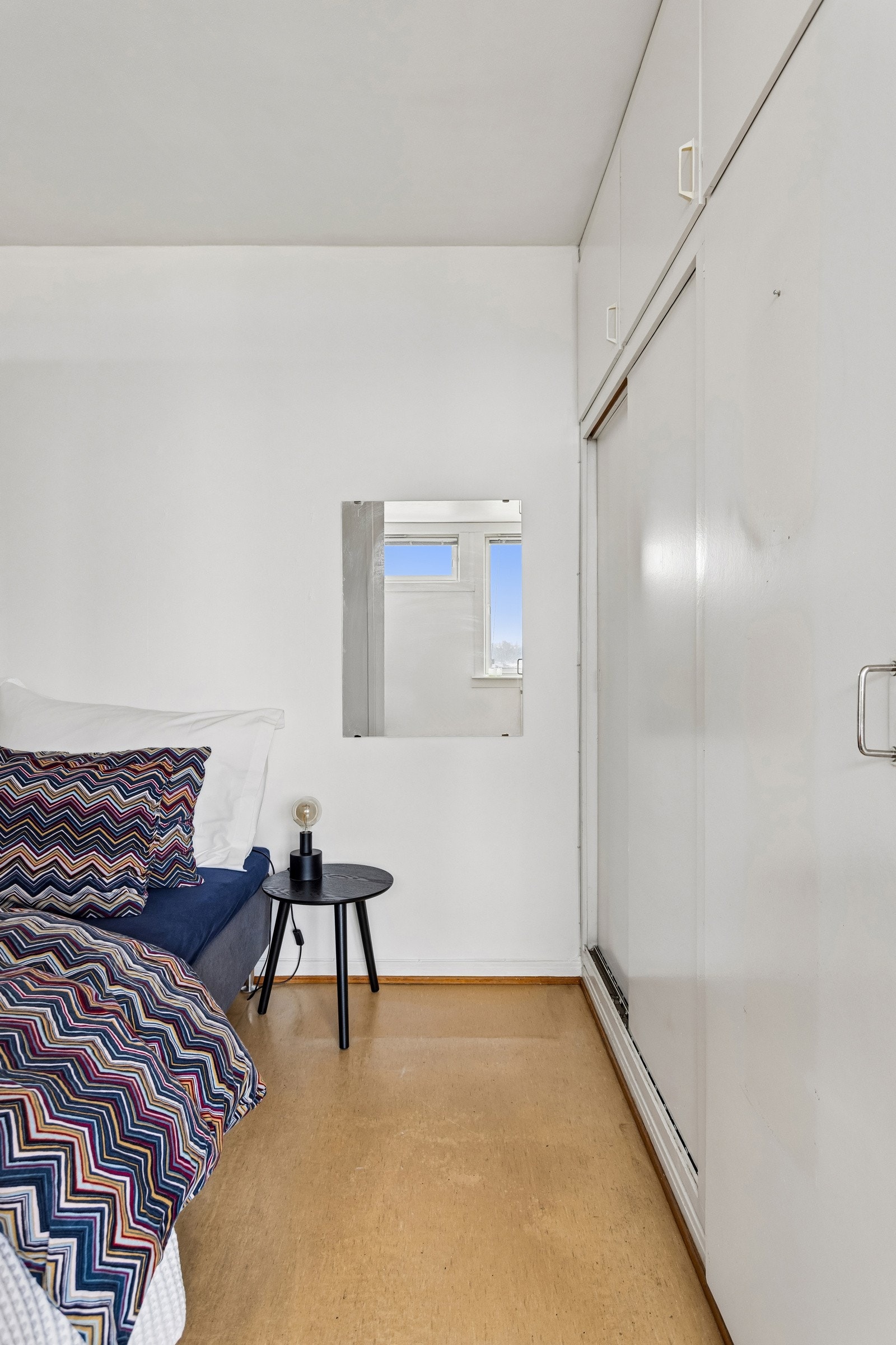 God lagringsplass i plassbygd garderobeskap. Galleribilde